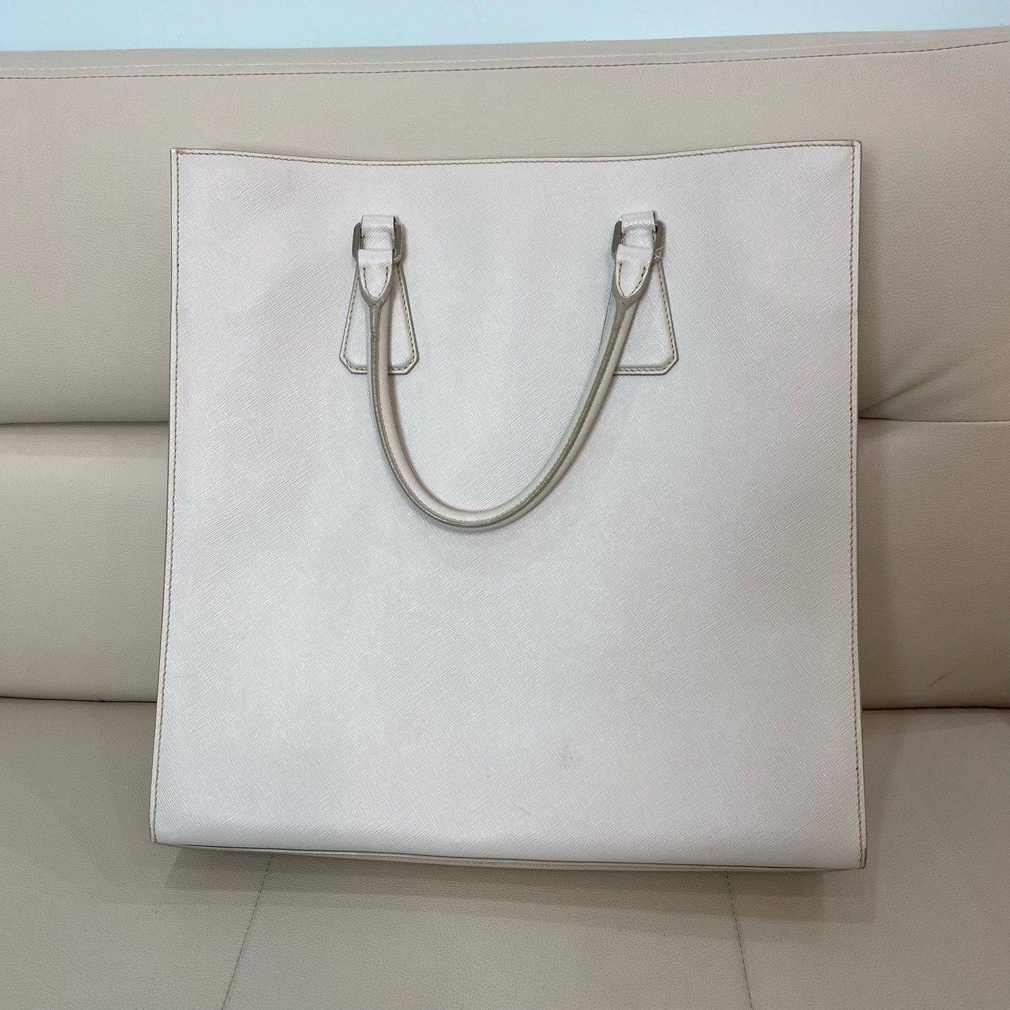 Prada Pre-loved Bag Very good condition Size ONE SIZE - 3 Thumbnail