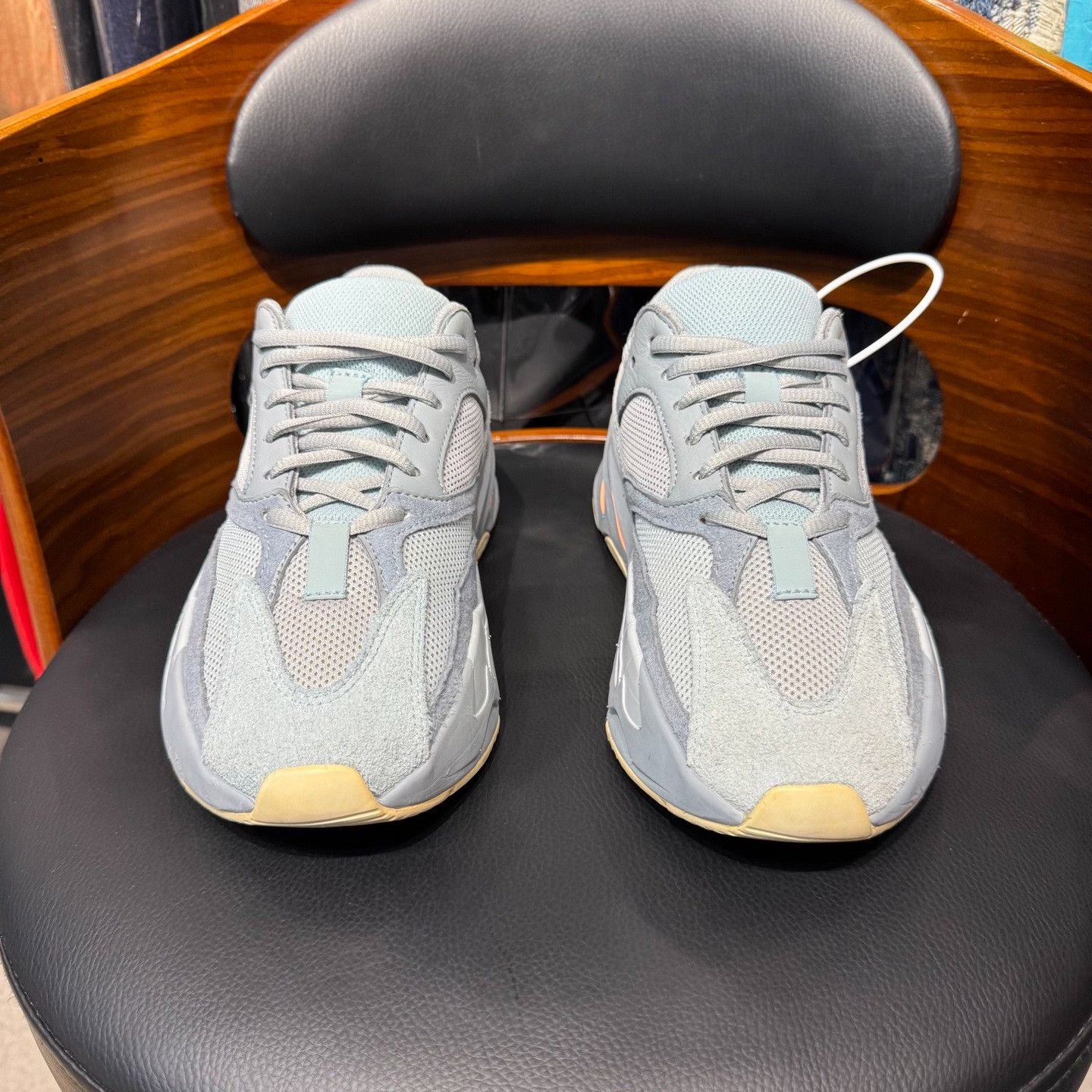 Adidas Adidas YEEZY700 Gray Lowtop Sneakers us_7-5 Women Size US 7.5 / IT 37.5 - 2 Thumbnail