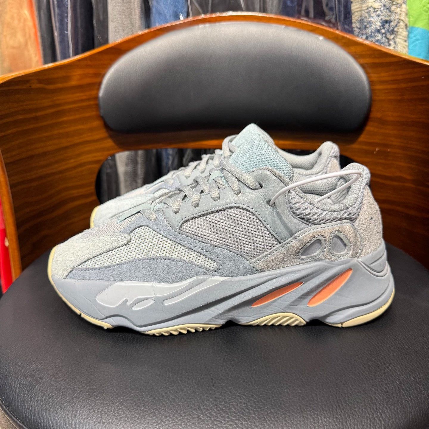 Adidas Adidas YEEZY700 Gray Lowtop Sneakers us_7-5 Women Size US 7.5 / IT 37.5 - 6 Thumbnail