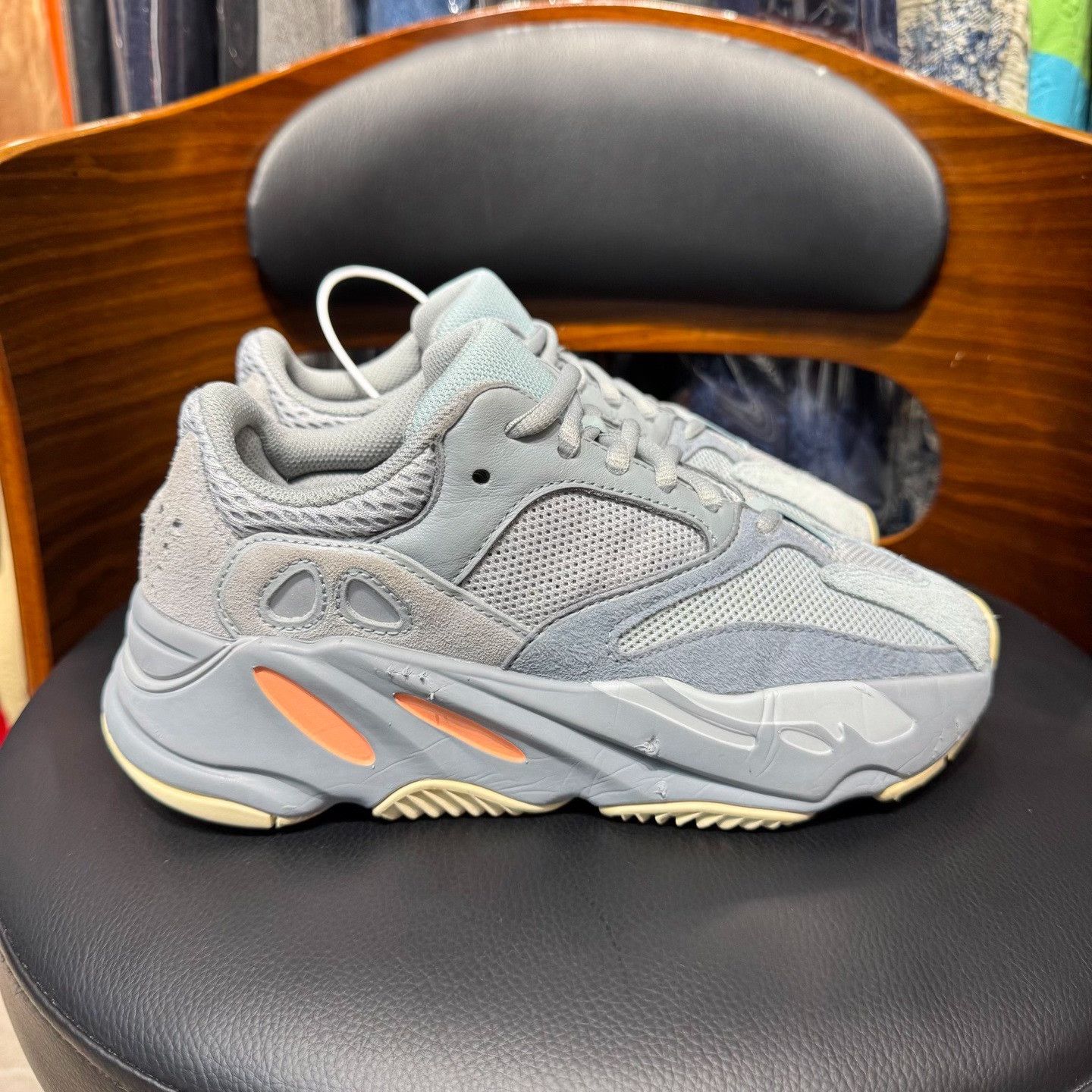 Adidas Adidas YEEZY700 Gray Lowtop Sneakers us_7-5 Women Size US 7.5 / IT 37.5 - 4 Thumbnail
