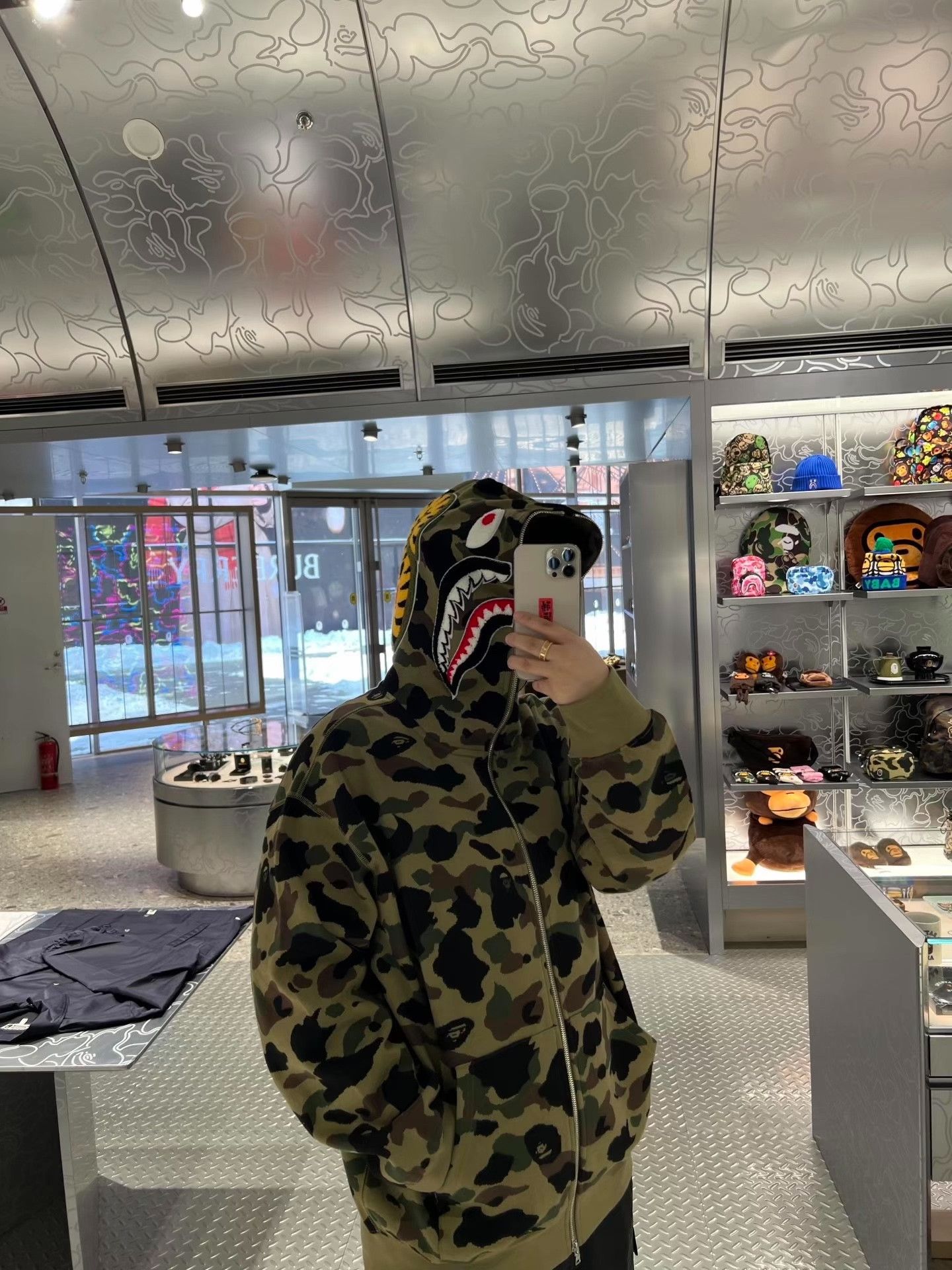 Bape Bape Shark Camo Green Light Jacket xl Men Size US XL / EU 56 / 4 - 5 Thumbnail
