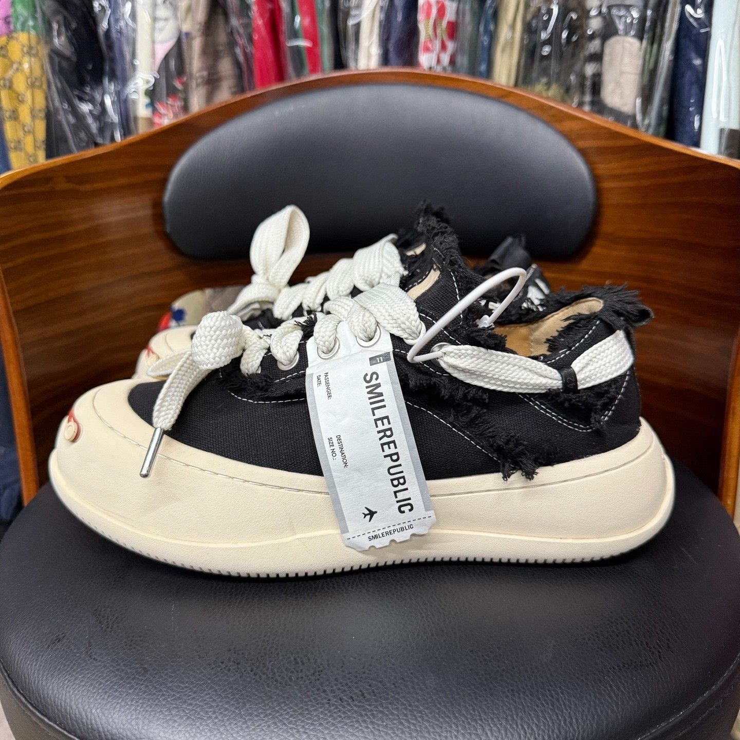 Other Canvas Black Lowtop Sneakers 9 Men Size US 9 / EU 42 - 6 Thumbnail