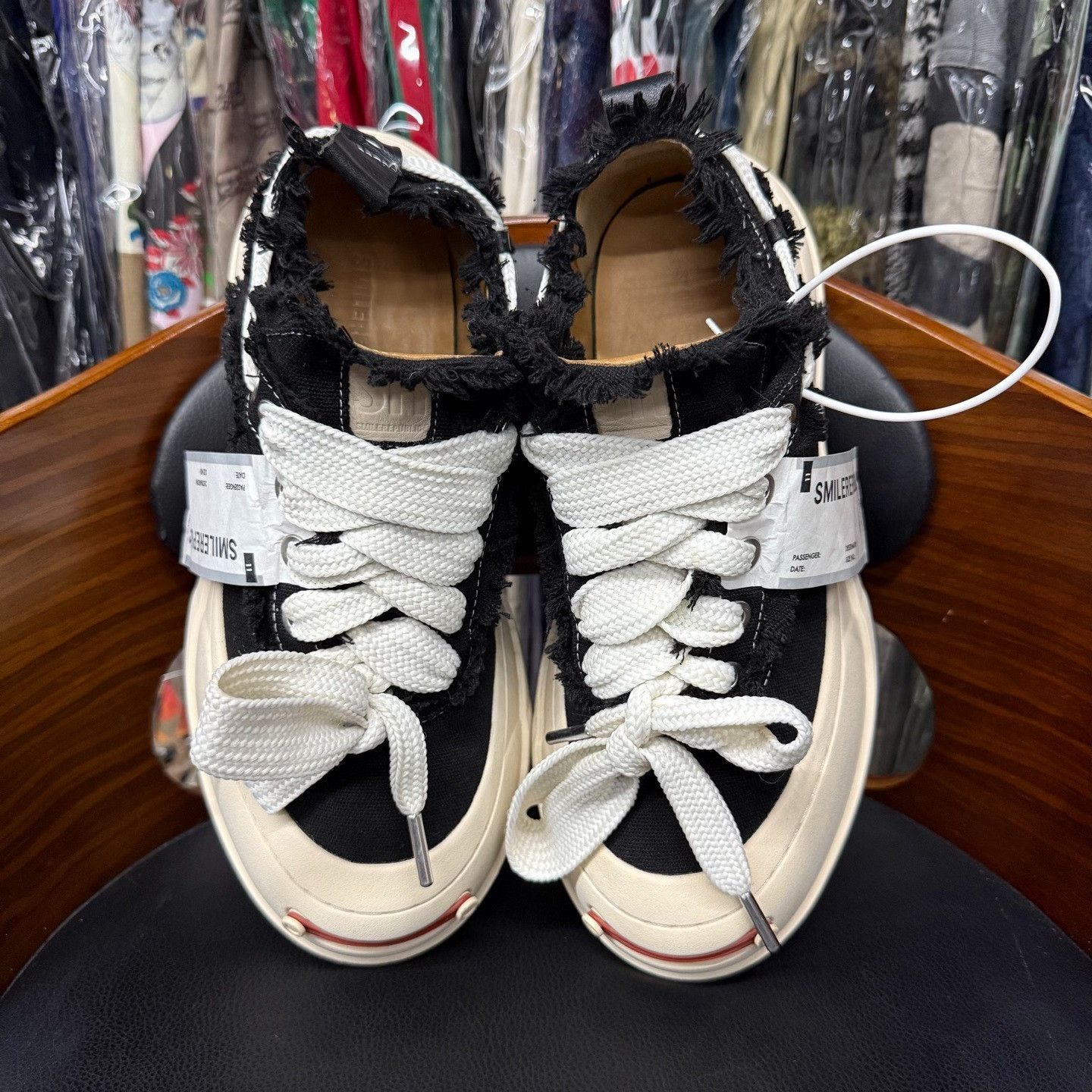 Other Canvas Black Lowtop Sneakers 9 Men Size US 9 / EU 42 - 5 Thumbnail