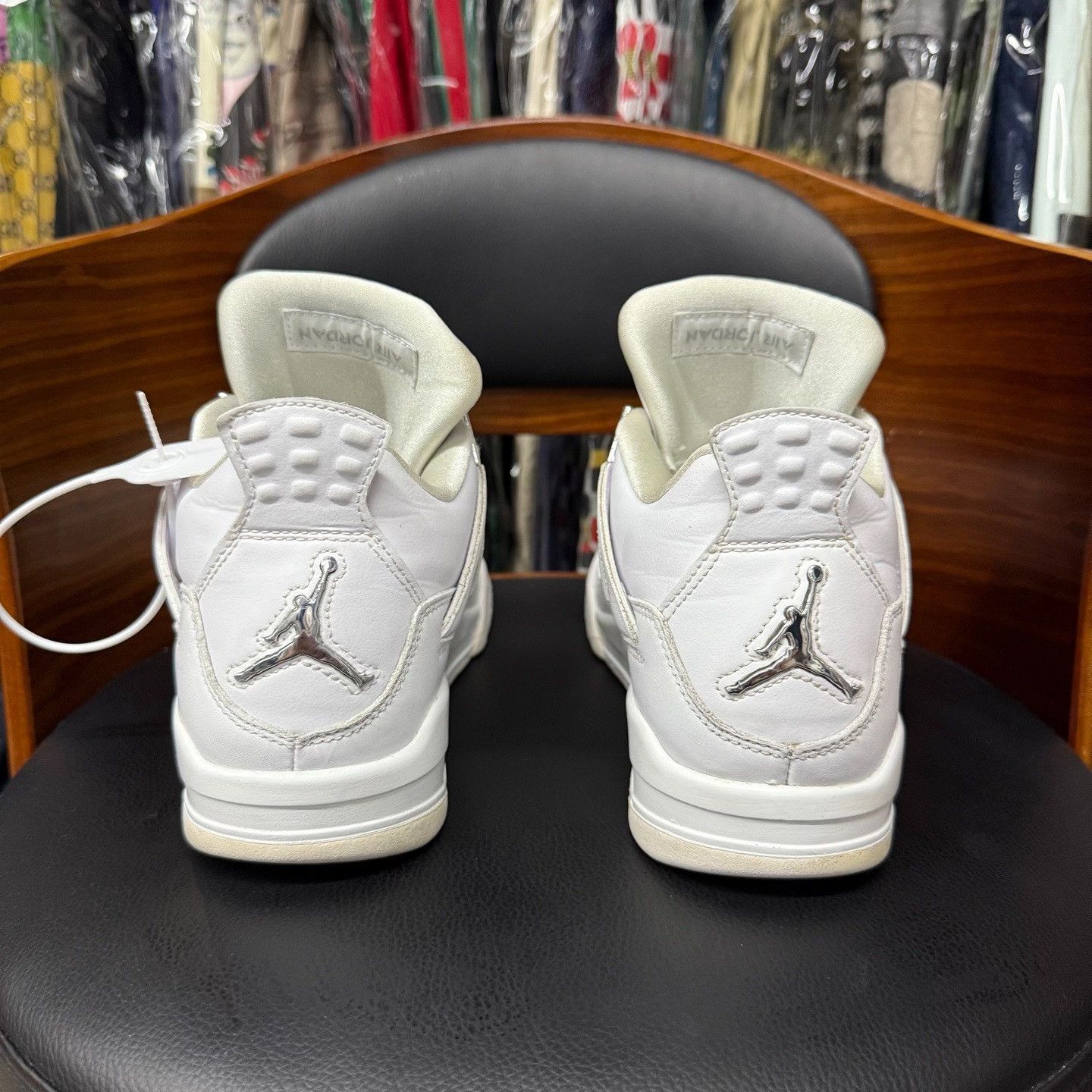 Nike Nike AJ4 White Lowtop Sneakers 8 Men Size US 8 / EU 41 - 3 Thumbnail