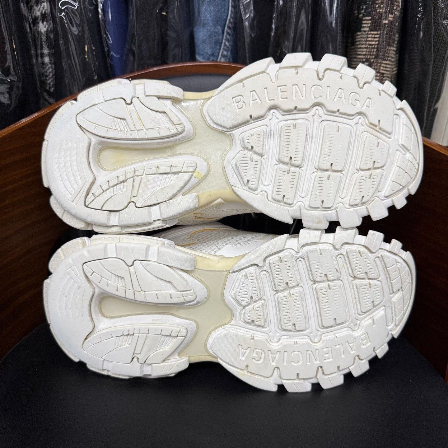 Balenciaga Balenciaga Nylon White Lowtop Sneakers 9 Men Size US 9 / EU 42 - 8 Thumbnail