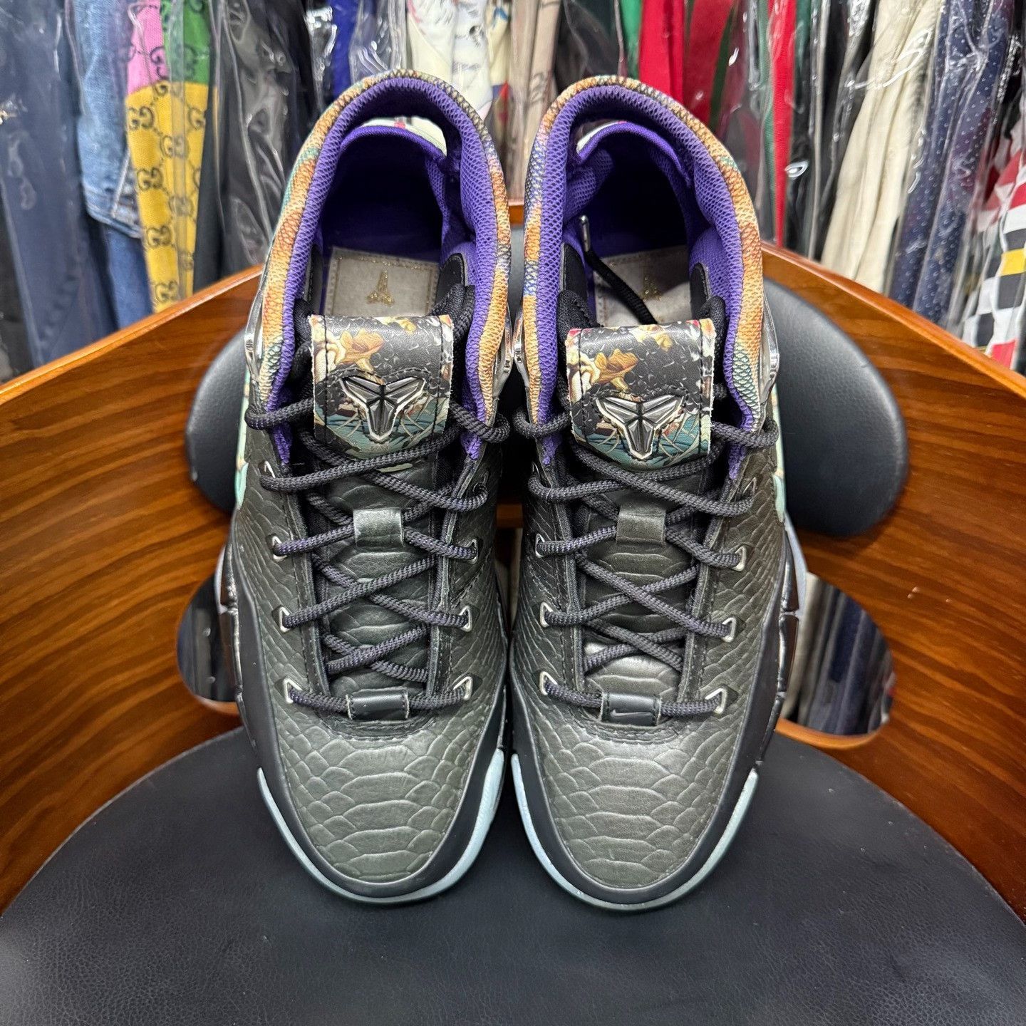 Nike Nike KOBE1 Lowtop Sneakers 9.5 Men Size US 9.5 / EU 42-43 - 5 Thumbnail