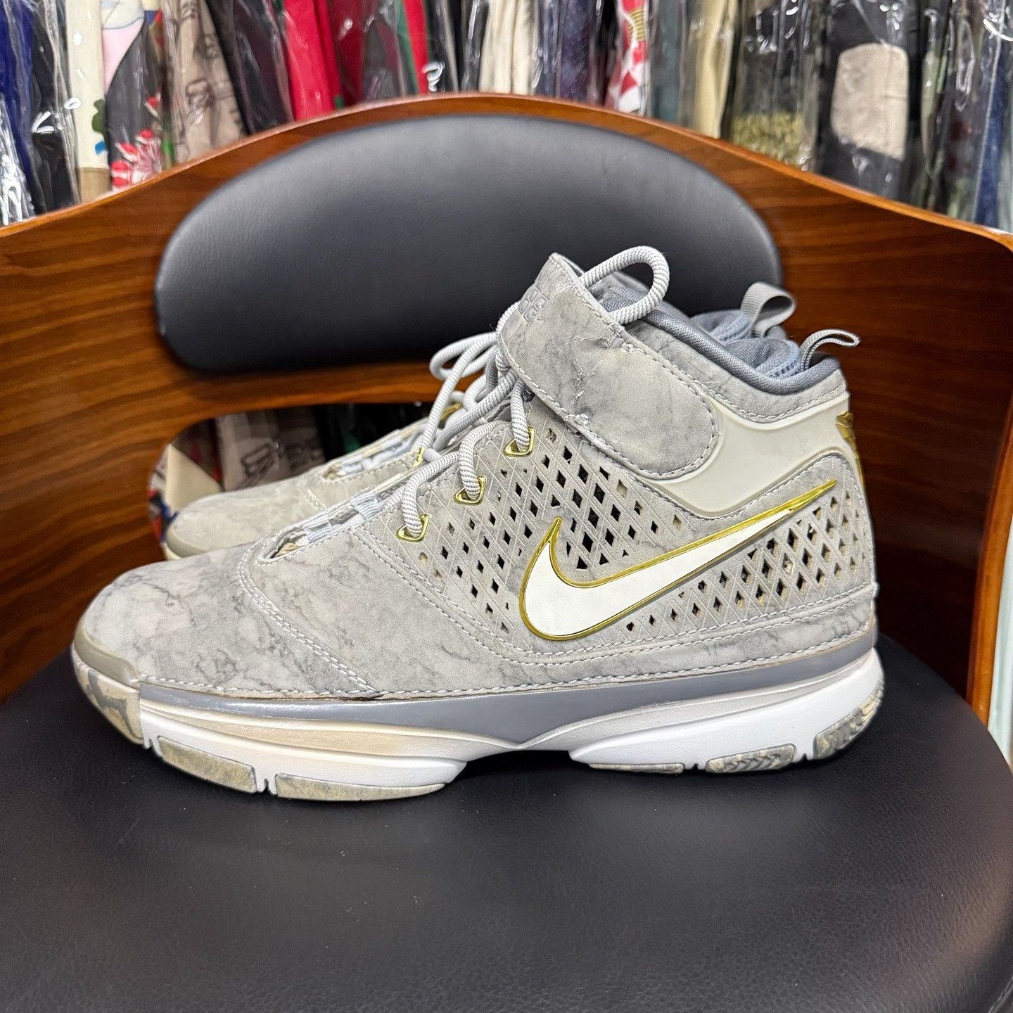Nike Nike KOBE2 Lowtop Sneakers 9.5 Men Size US 9.5 / EU 42-43 - 6 Thumbnail