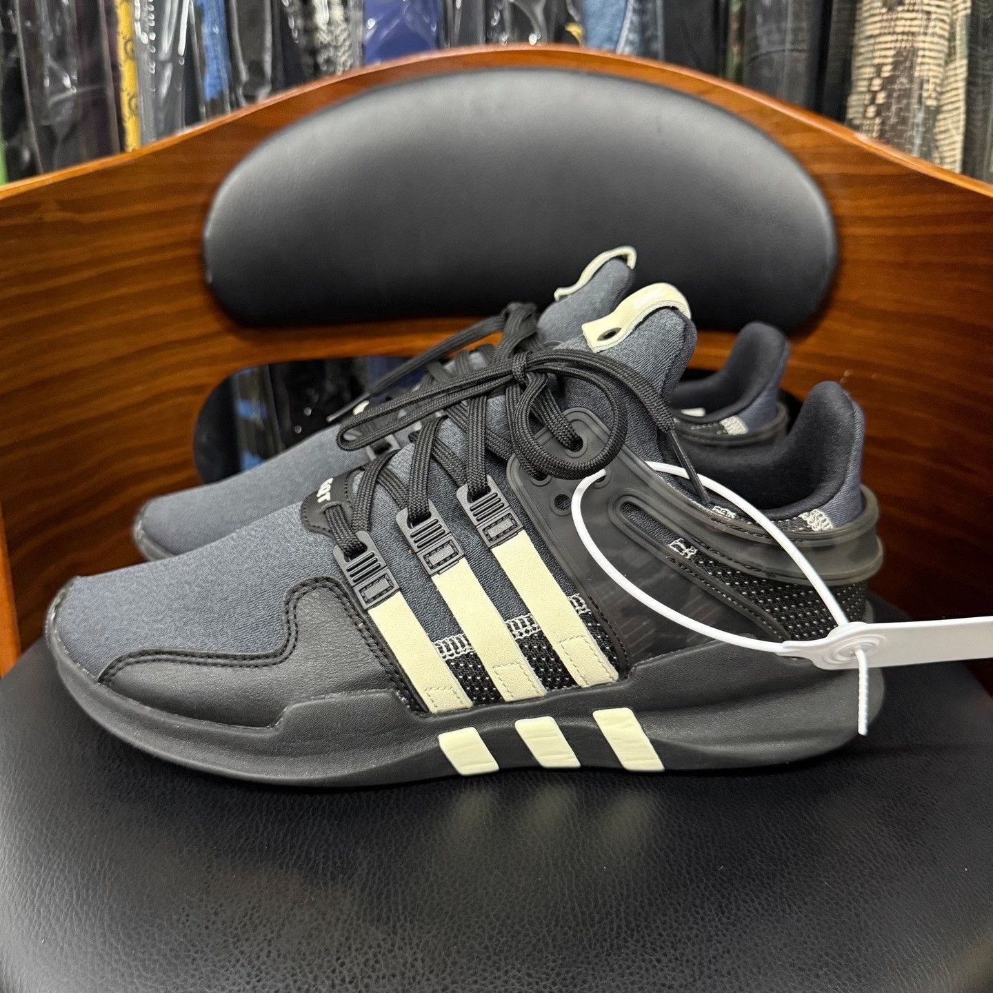Adidas Adidas Collab Black Lowtop Sneakers 10 Men Size US 10 / EU 43 - 6 Thumbnail