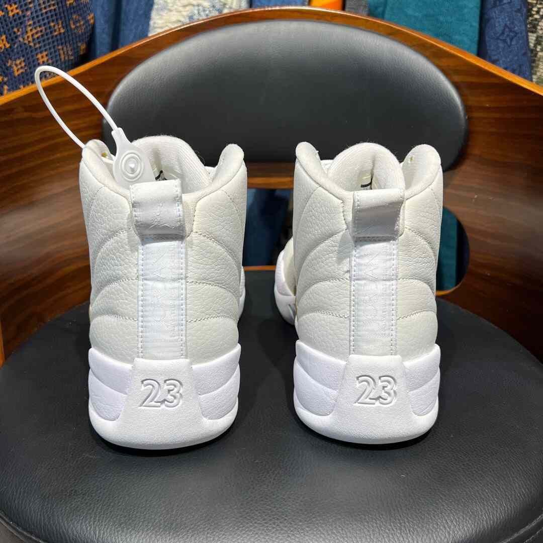 Nike Nike AJ12 White Lowtop Sneakers 10.5 Men Size US 10.5 / EU 43-44 - 3 Thumbnail