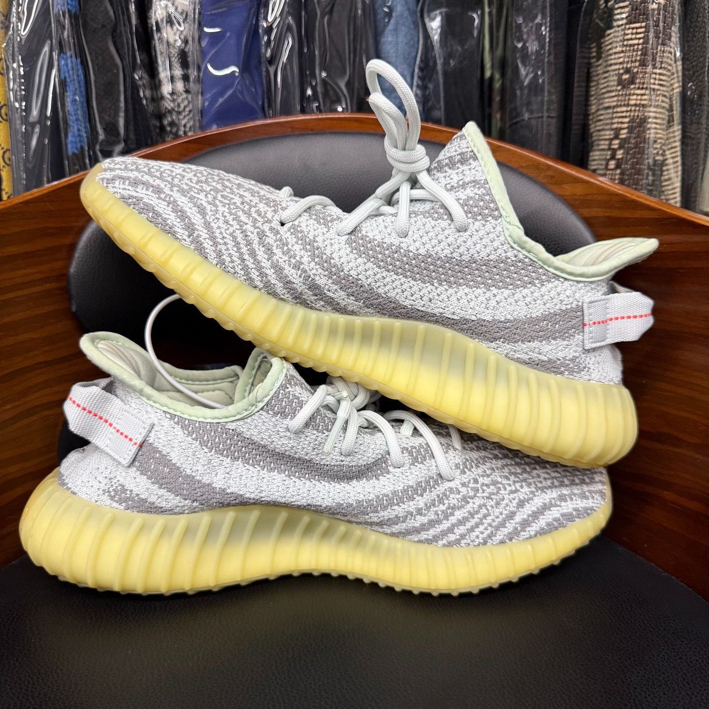 Adidas Adidas YEEZY350 Lowtop Sneakers 10.5 Men Size US 10.5 / EU 43-44 - 7 Thumbnail