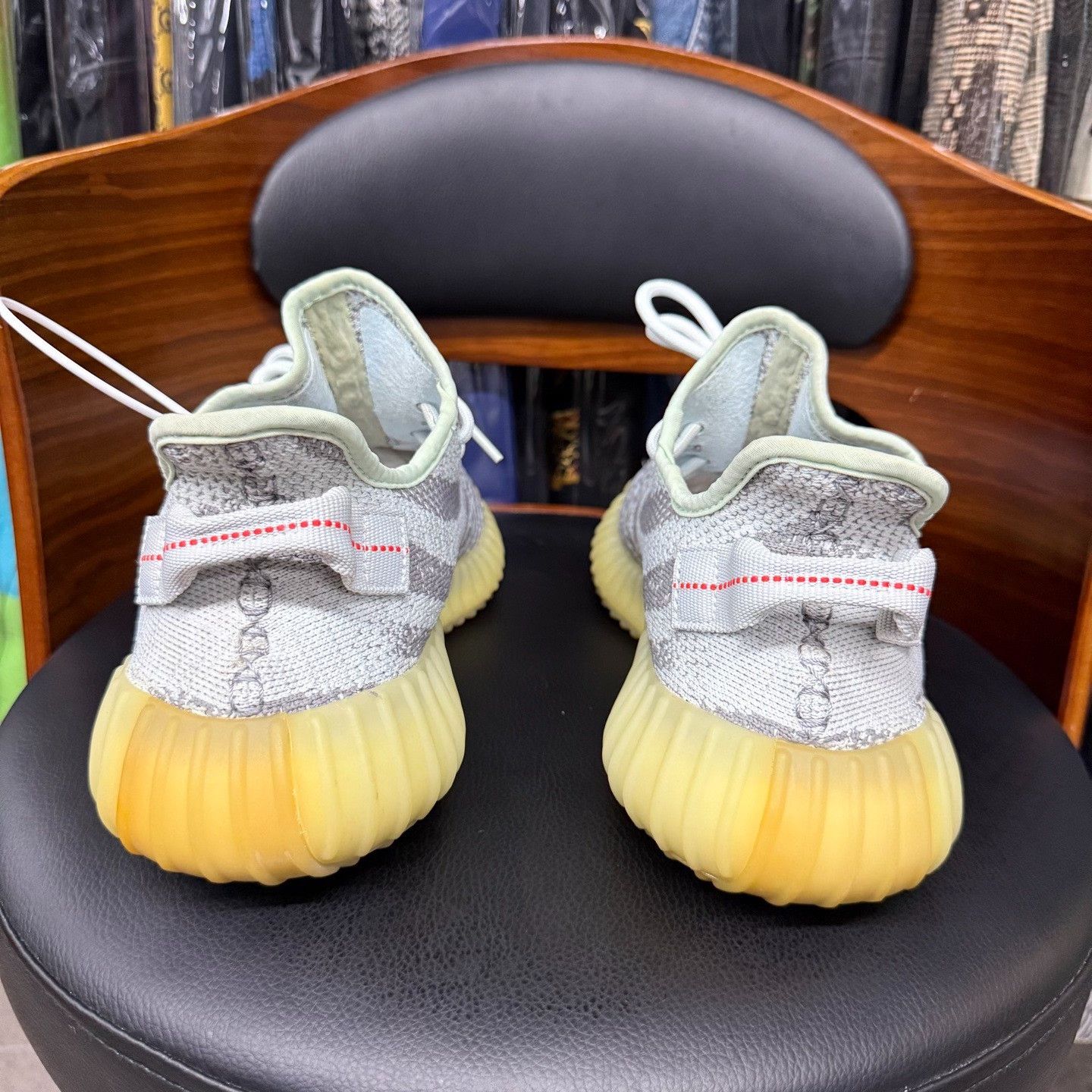 Adidas Adidas YEEZY350 Lowtop Sneakers 10.5 Men Size US 10.5 / EU 43-44 - 3 Thumbnail