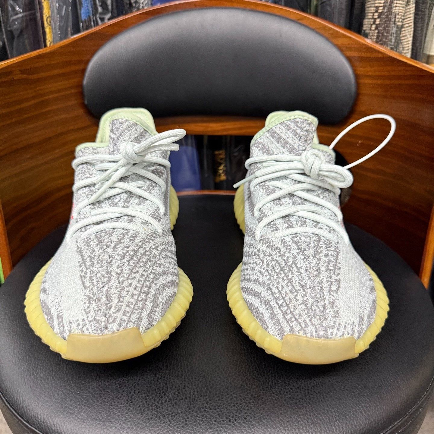 Adidas Adidas YEEZY350 Lowtop Sneakers 10.5 Men Size US 10.5 / EU 43-44 - 2 Thumbnail