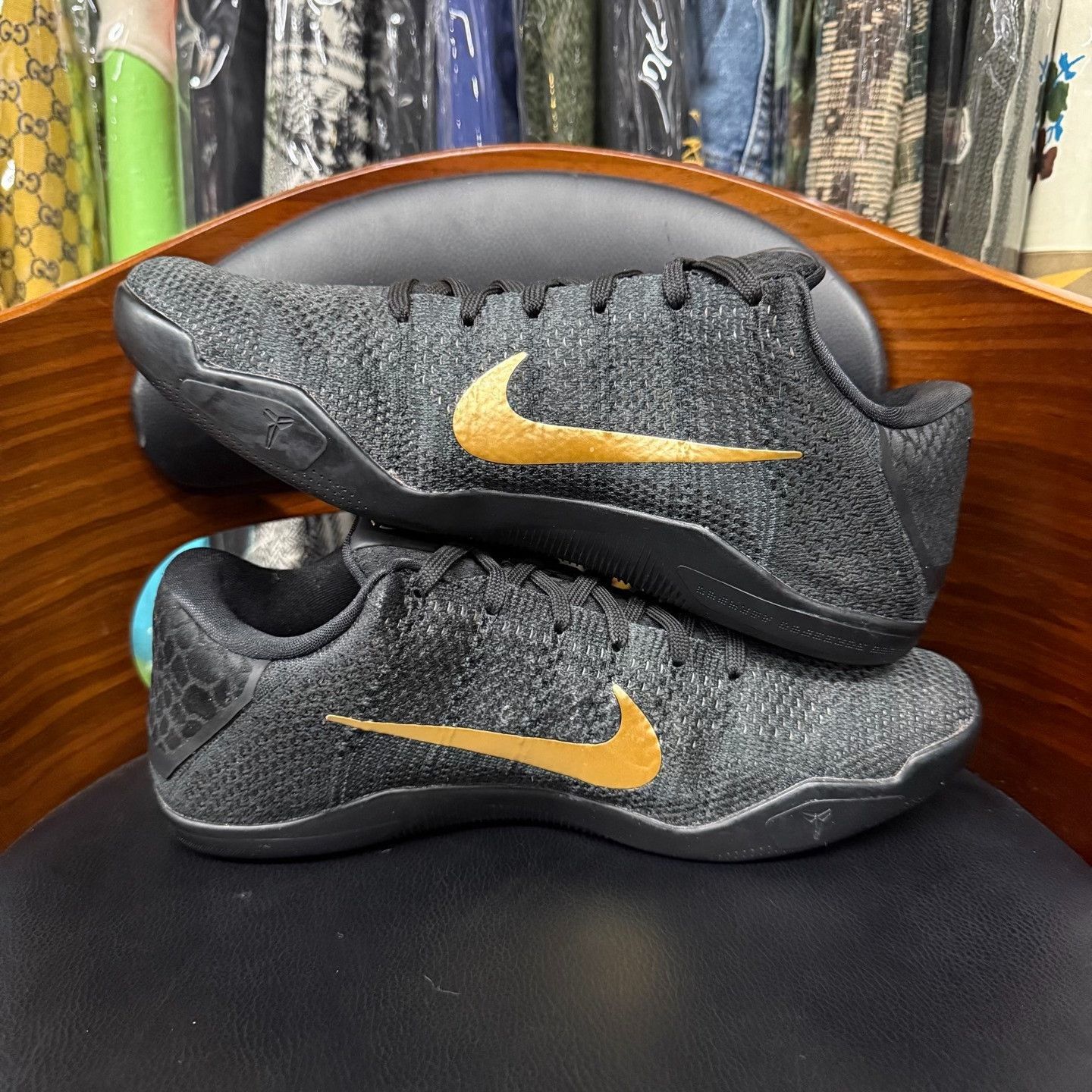 Nike Nike KOBE11 Black Lowtop Sneakers 10 Men Size US 10 / EU 43 - 7 Thumbnail