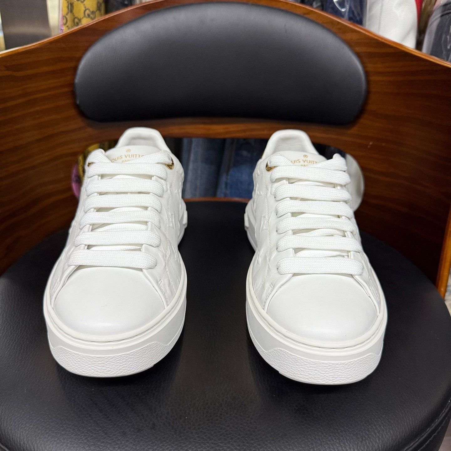 Louis Vuitton Louis Vuitton Lowtop Sneakers us_7-5 Women Size US 7.5 / IT 37.5 - 2 Thumbnail