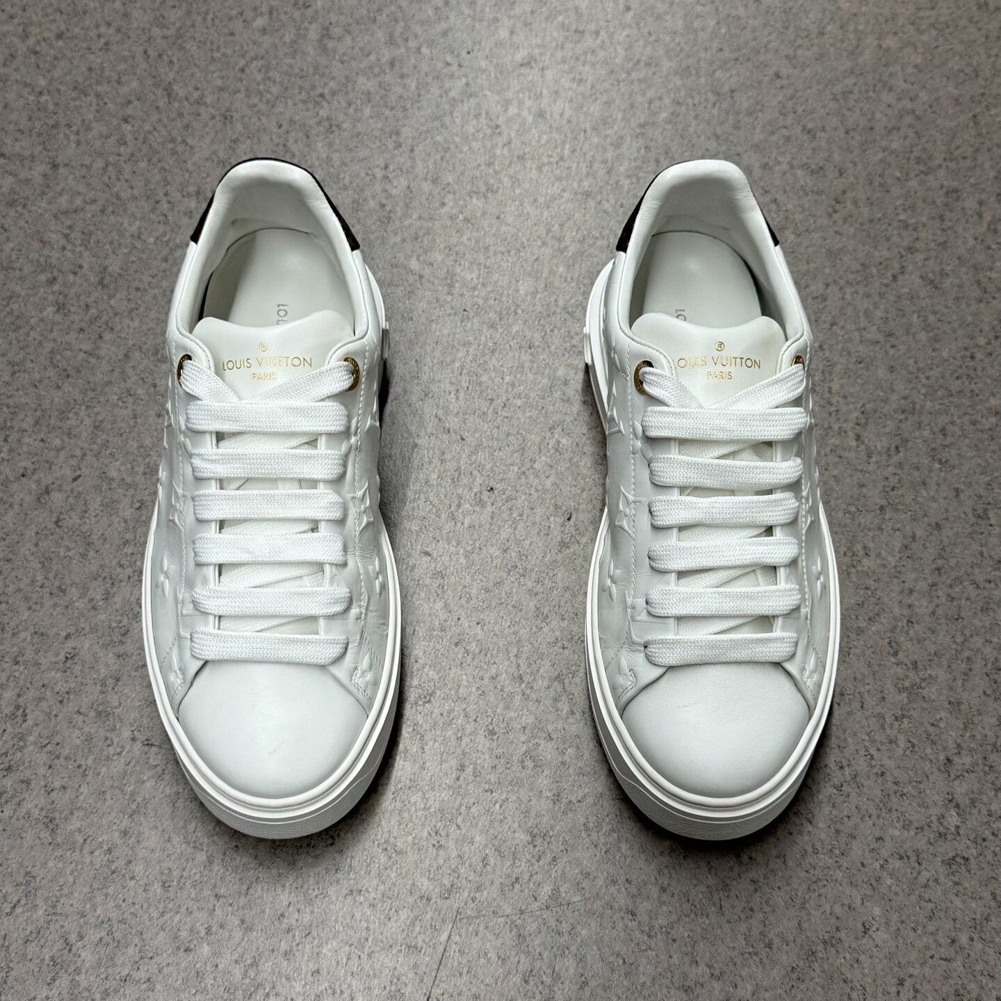 Louis Vuitton Louis Vuitton Lowtop Sneakers us_7-5 Women Size US 7.5 / IT 37.5 - 5 Thumbnail
