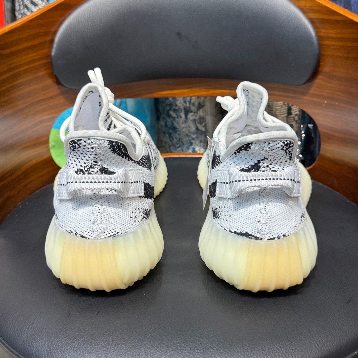 Adidas Adidas YEEZY350 White Lowtop Sneakers 11 Men Size US 11 / EU 44 - 3 Thumbnail