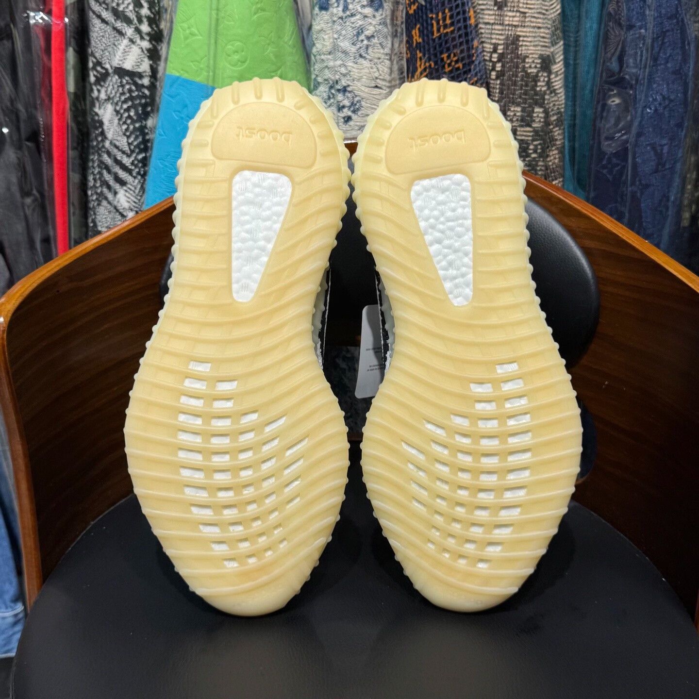 Adidas Adidas YEEZY350 White Lowtop Sneakers 11 Men Size US 11 / EU 44 - 8 Thumbnail