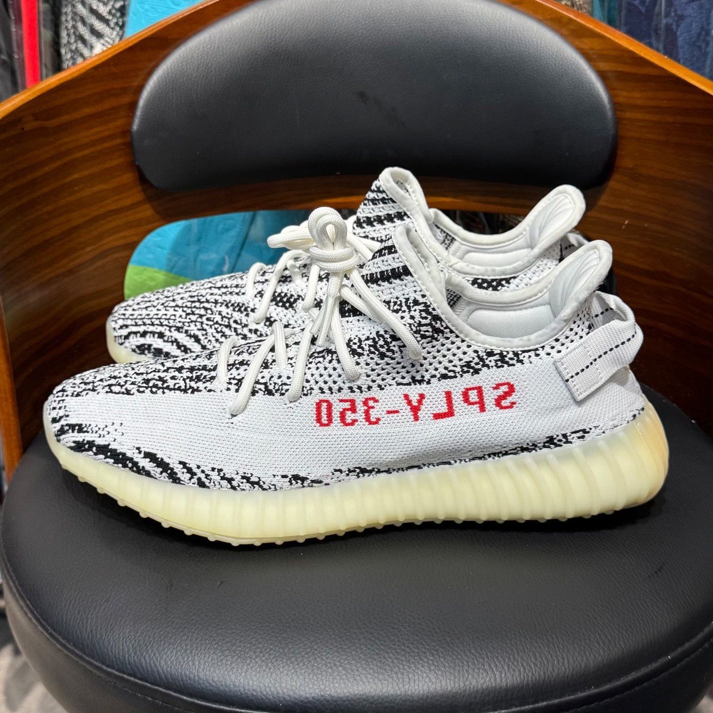 Adidas Adidas YEEZY350 White Lowtop Sneakers 11 Men Size US 11 / EU 44 - 6 Thumbnail