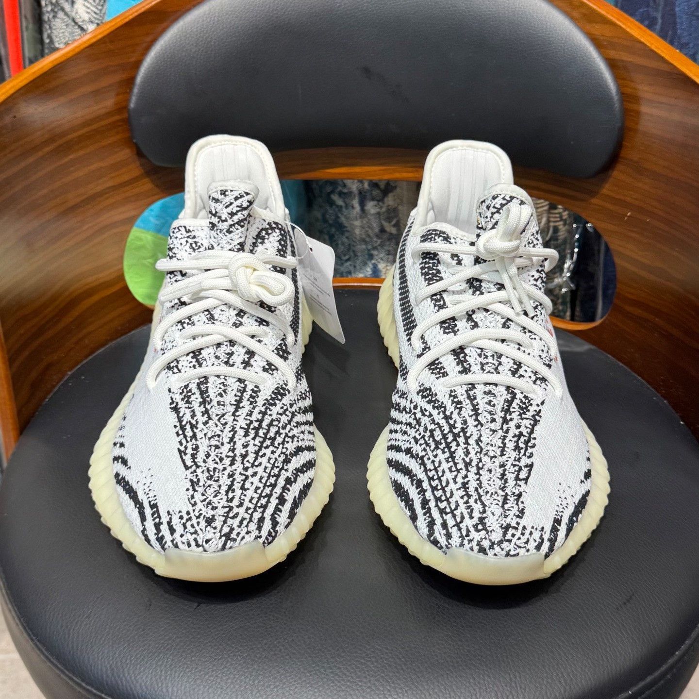 Adidas Adidas YEEZY350 White Lowtop Sneakers 11 Men Size US 11 / EU 44 - 2 Thumbnail