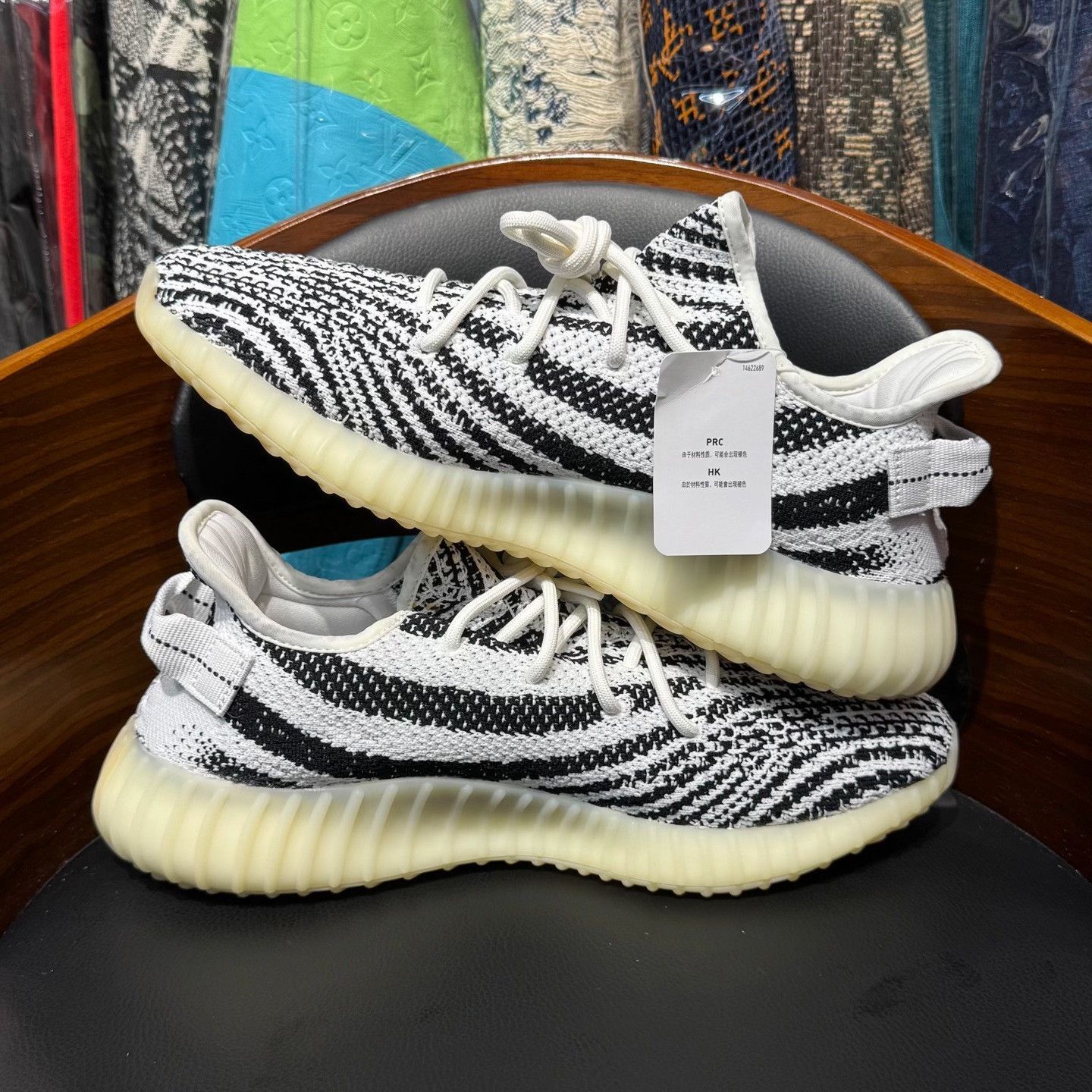 Adidas Adidas YEEZY350 White Lowtop Sneakers 11 Men Size US 11 / EU 44 - 7 Thumbnail