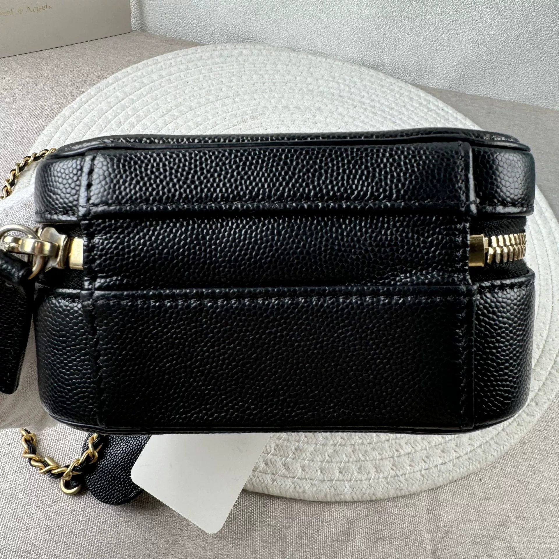 Chanel Pre-loved Bag Very good condition Size ONE SIZE - 2 Thumbnail