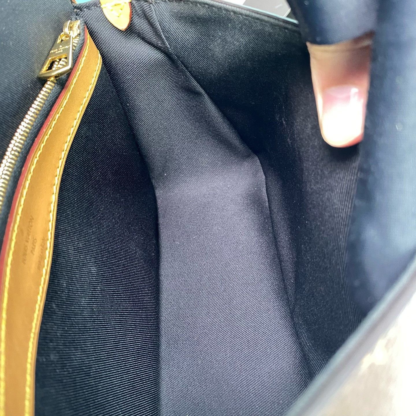 Louis Vuitton Pre-loved Bag Very good condition Size ONE SIZE - 2 Thumbnail