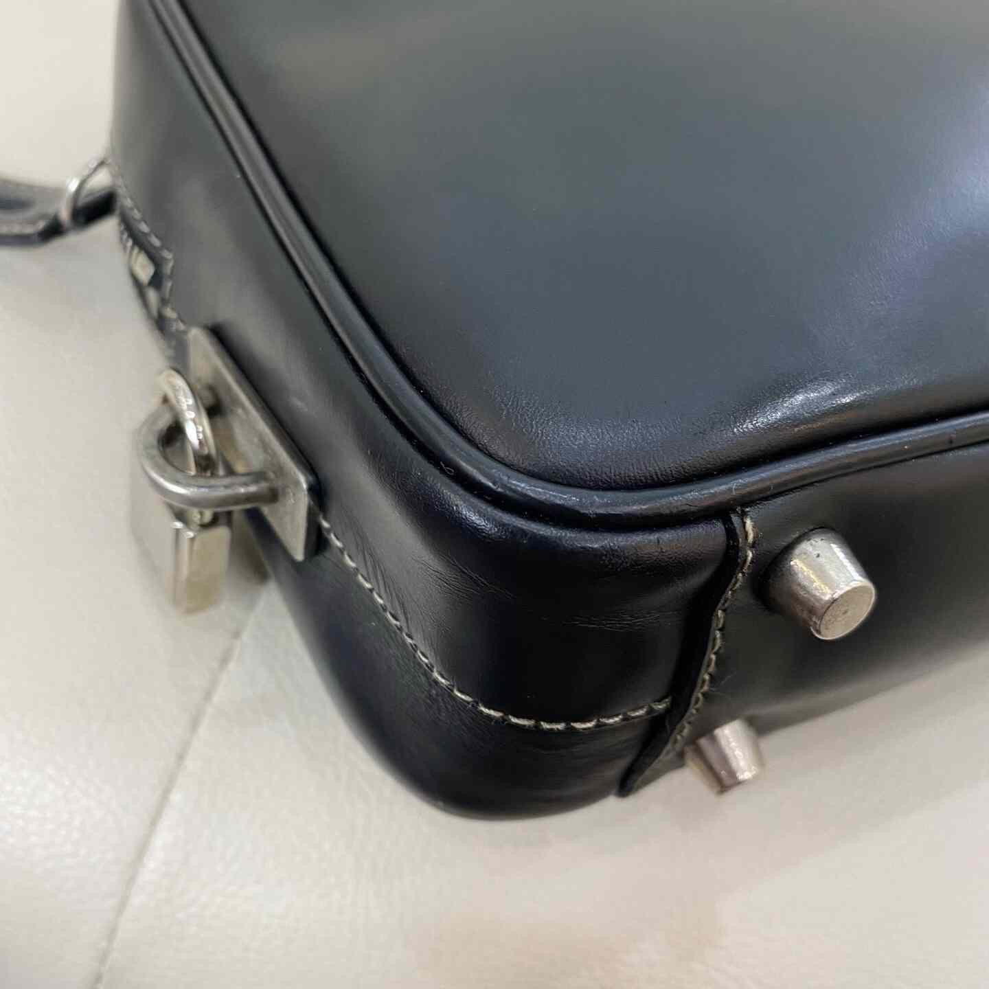 Prada Pre-loved Bag Very good condition Size ONE SIZE - 8 Thumbnail