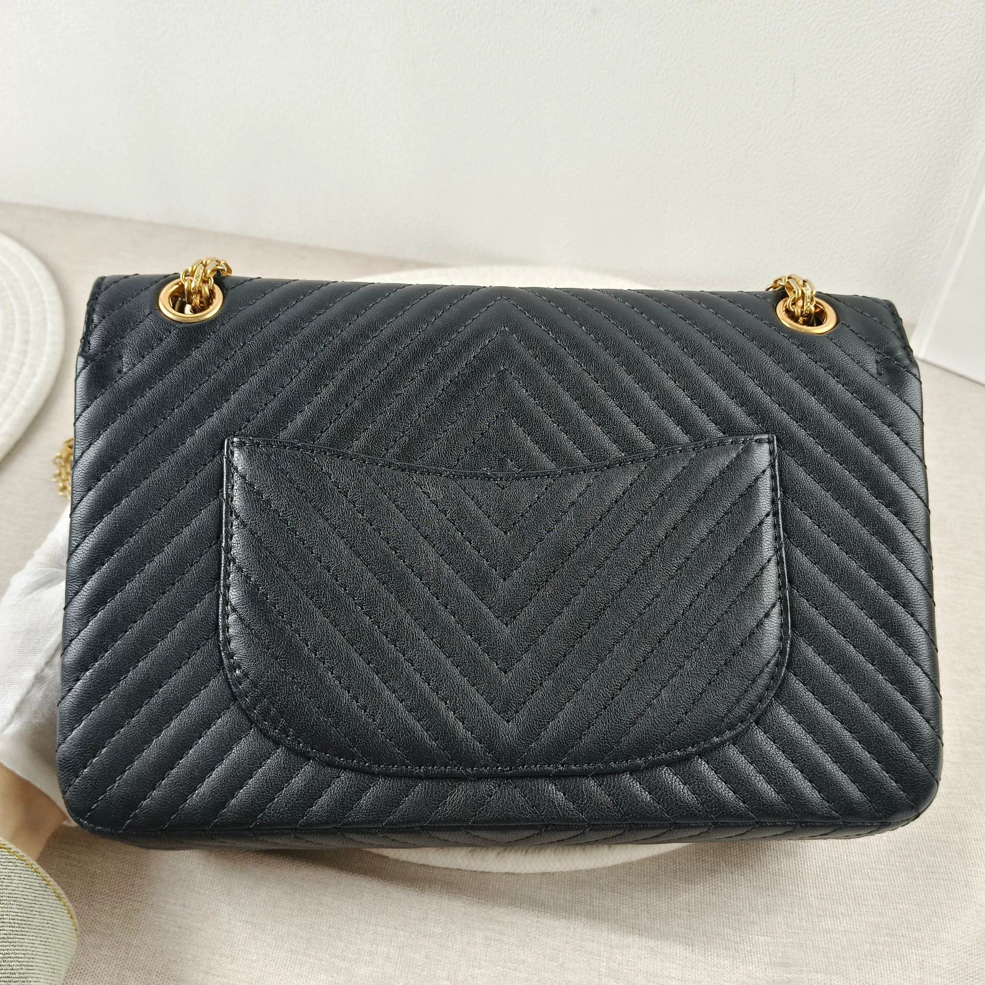 Chanel Pre-loved Bag Very good condition Size ONE SIZE - 4 Thumbnail