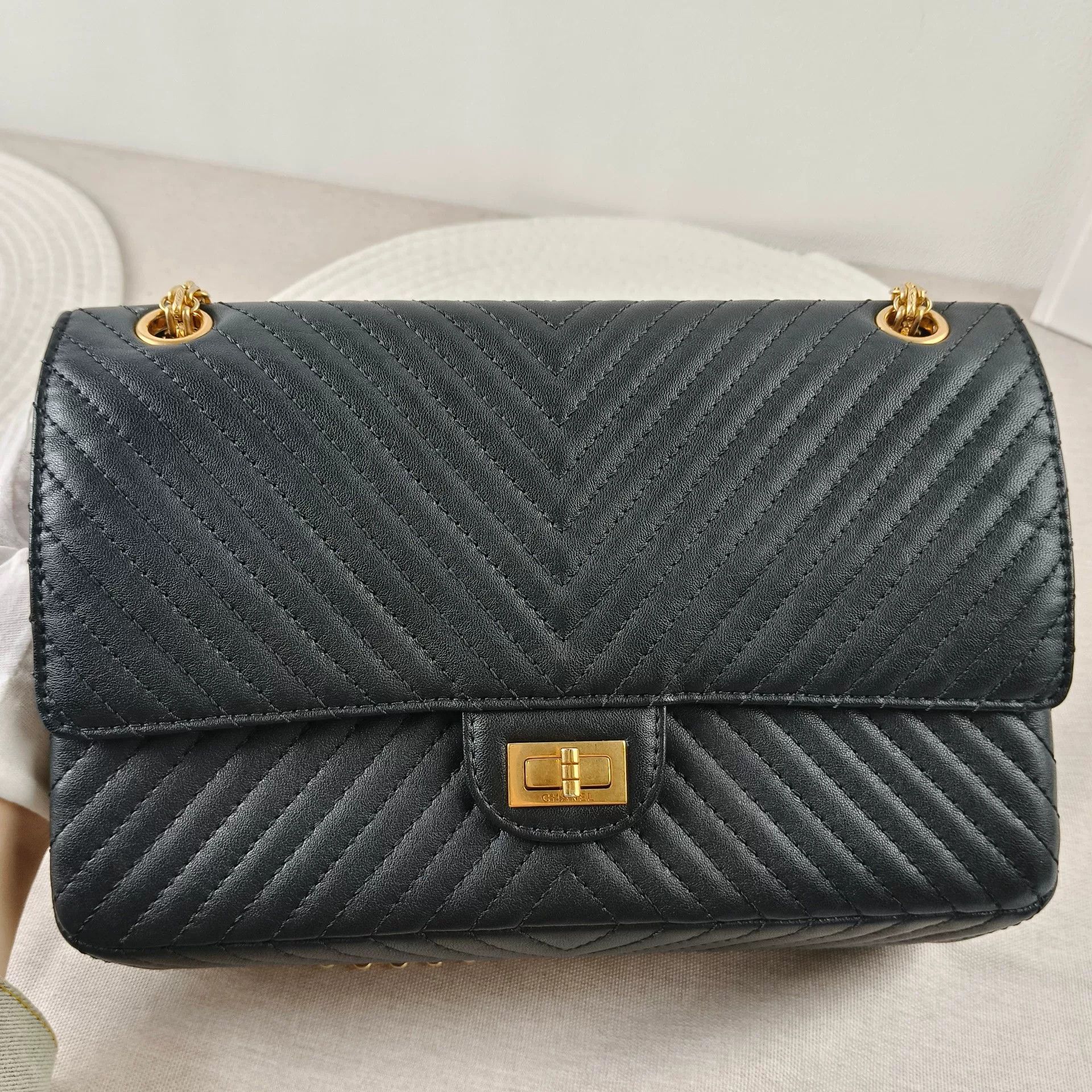 Chanel Pre-loved Bag Very good condition Size ONE SIZE - 2 Thumbnail