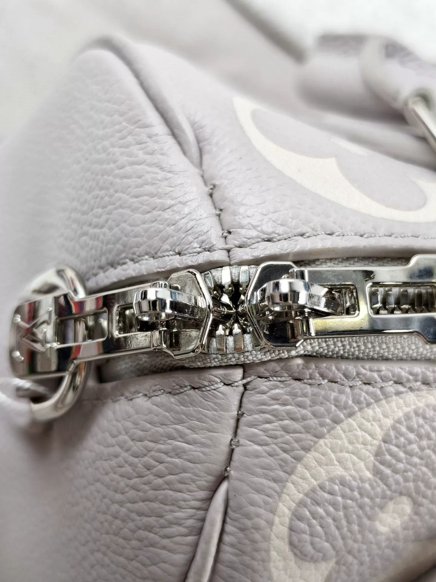 Louis Vuitton Pre-loved Bag Very good condition Size ONE SIZE - 9 Thumbnail
