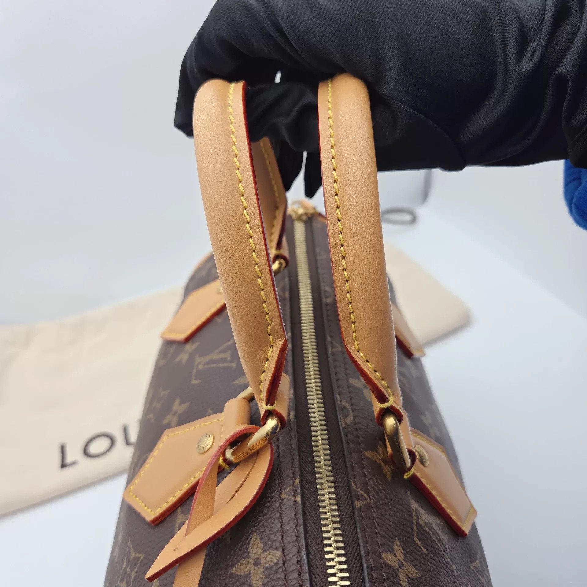Louis Vuitton Pre-loved Bag Very good condition Size ONE SIZE - 7 Thumbnail