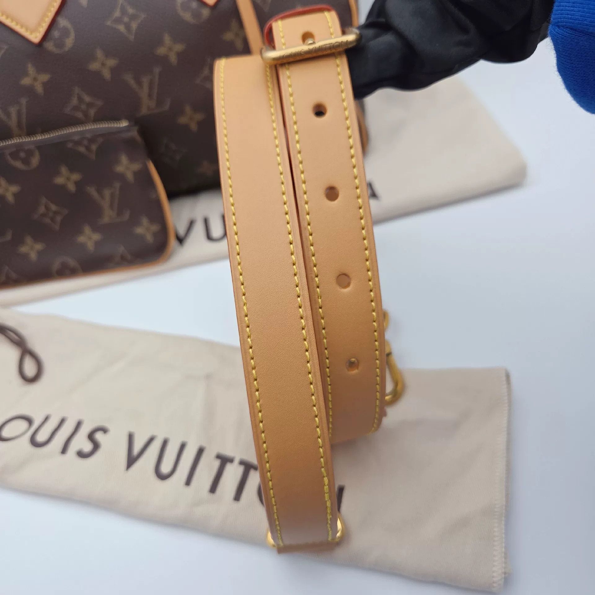 Louis Vuitton Pre-loved Bag Very good condition Size ONE SIZE - 3 Thumbnail
