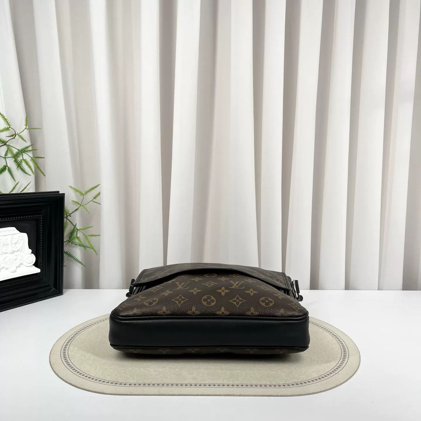 Louis Vuitton Pre-loved Bag Very good condition Size ONE SIZE - 5 Thumbnail