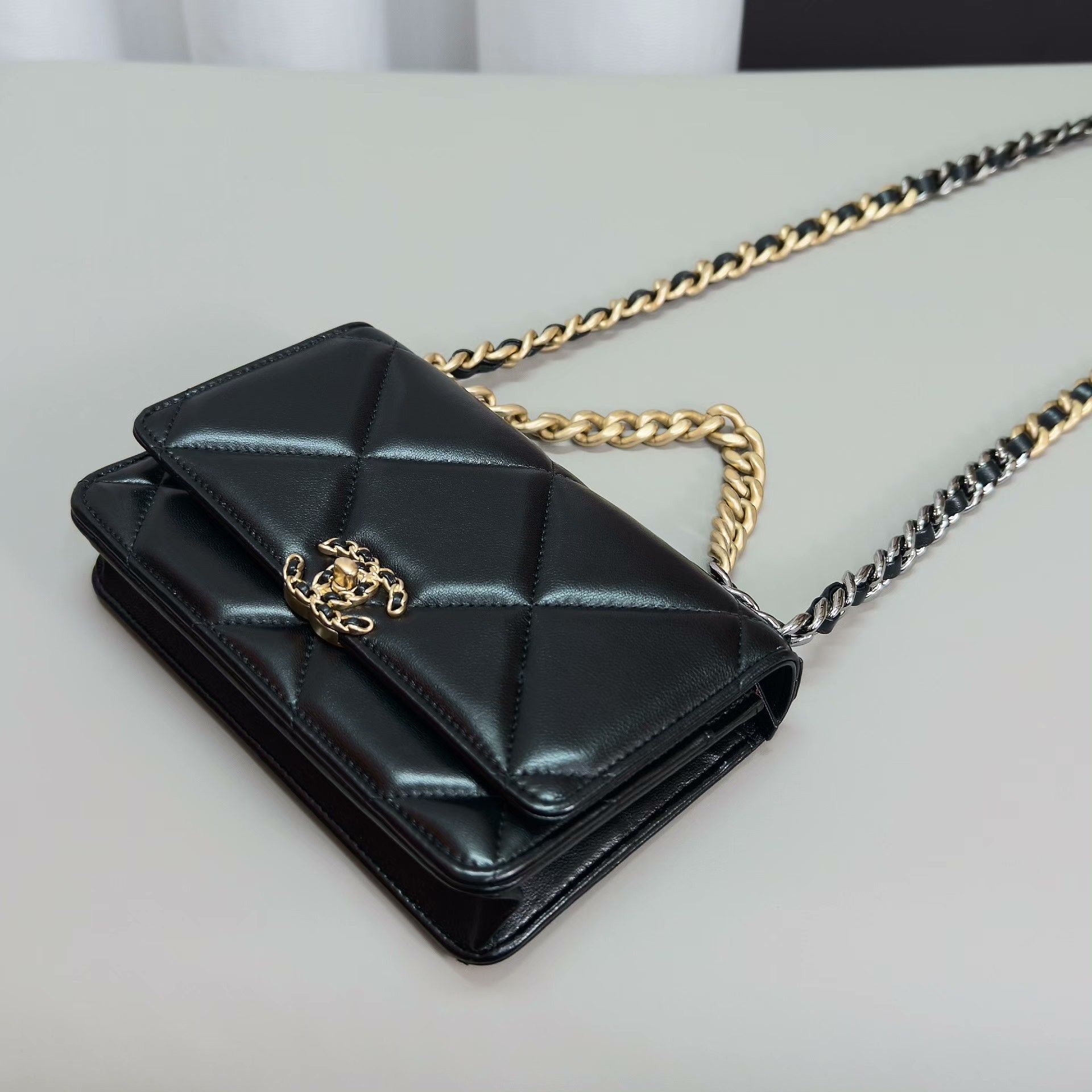 Chanel Pre-loved Bag Very good condition Size ONE SIZE - 3 Thumbnail