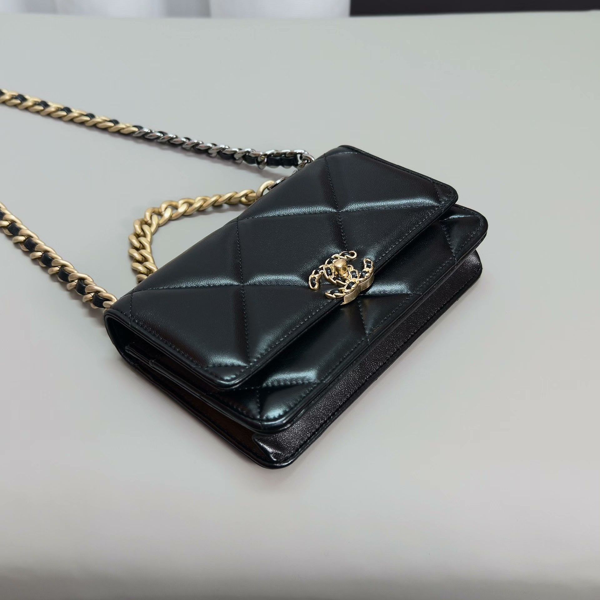 Chanel Pre-loved Bag Very good condition Size ONE SIZE - 4 Thumbnail