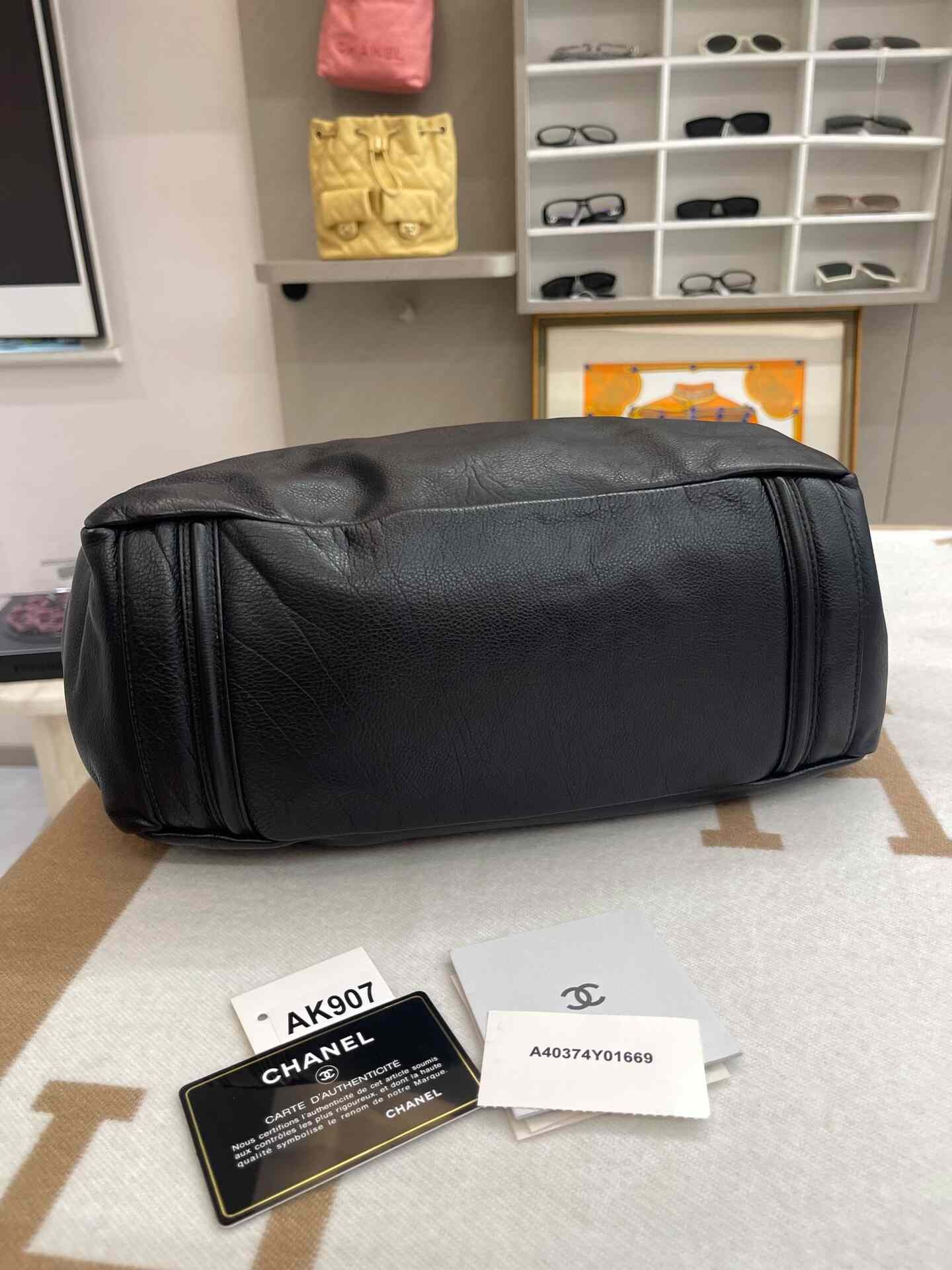 Chanel Pre-loved Bag Very good condition Size ONE SIZE - 5 Thumbnail