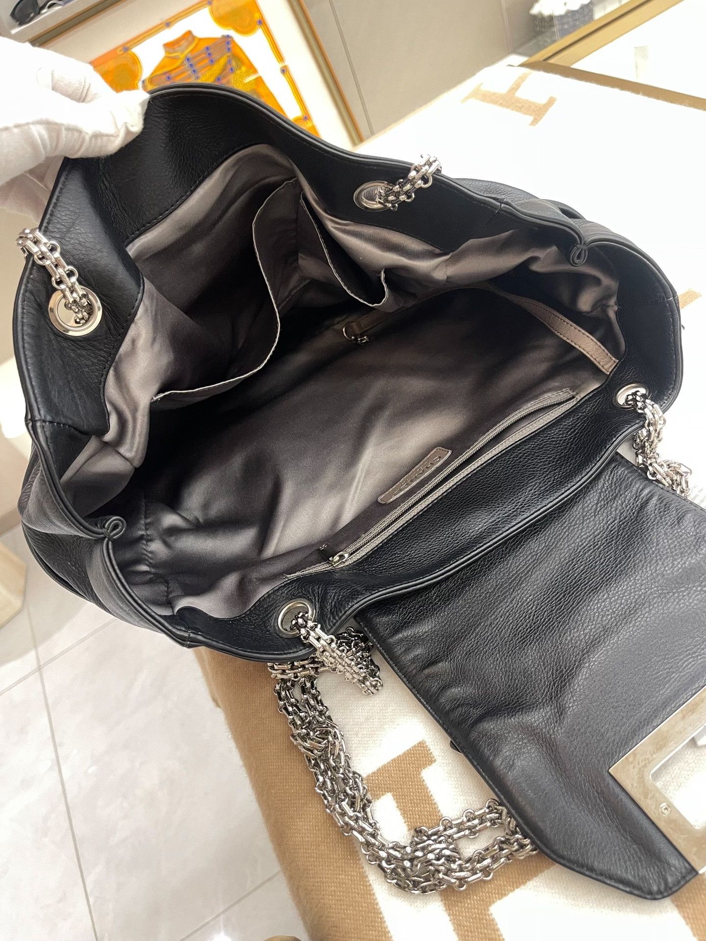Chanel Pre-loved Bag Very good condition Size ONE SIZE - 8 Thumbnail