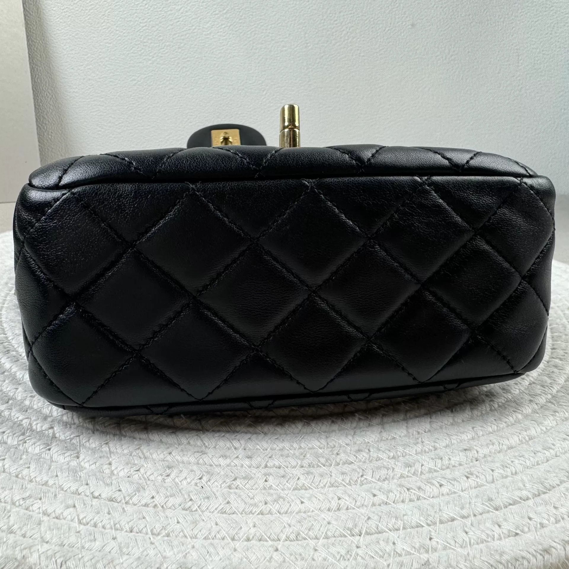 Chanel Pre-loved Bag Very good condition Size ONE SIZE - 5 Thumbnail