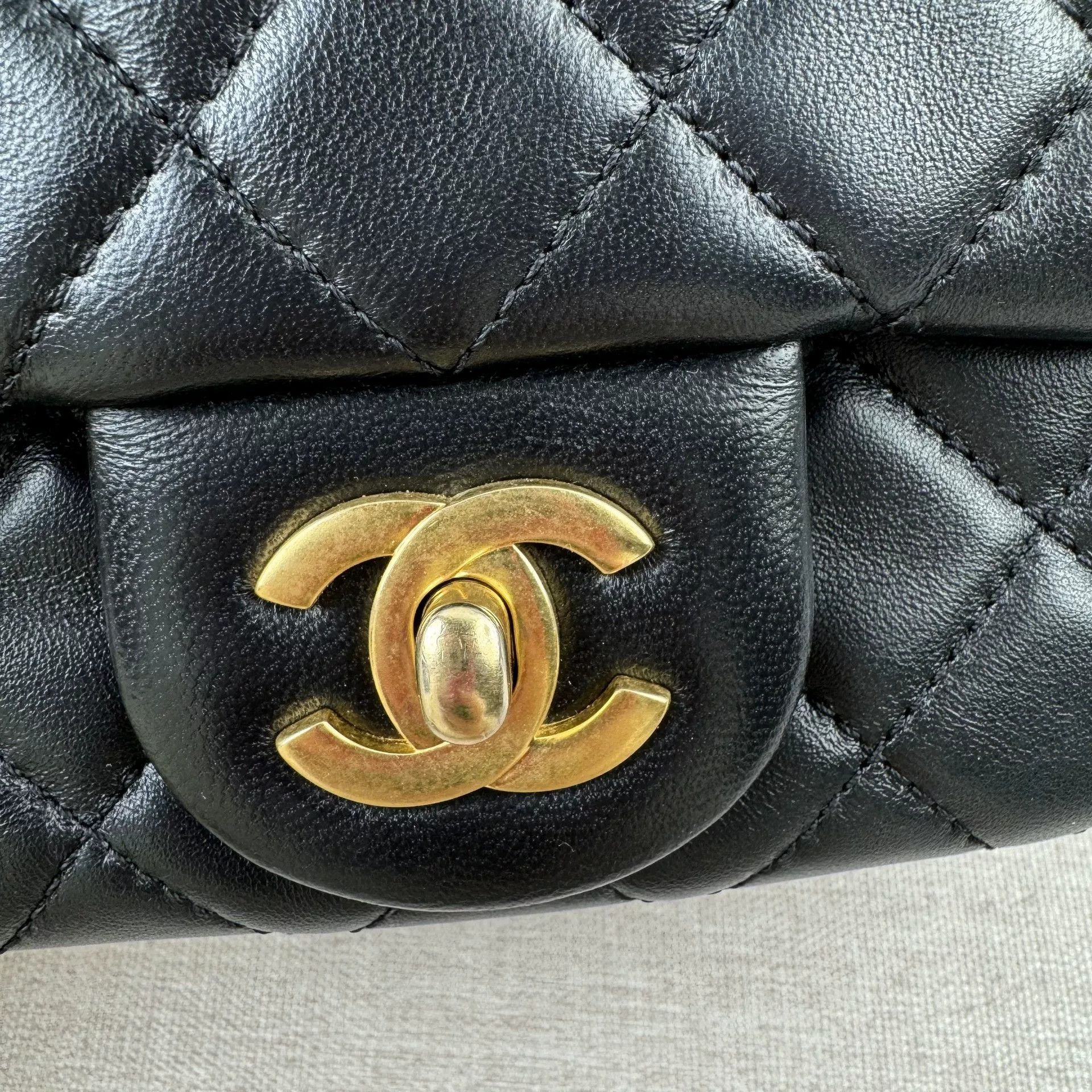 Chanel Pre-loved Bag Very good condition Size ONE SIZE - 9 Thumbnail
