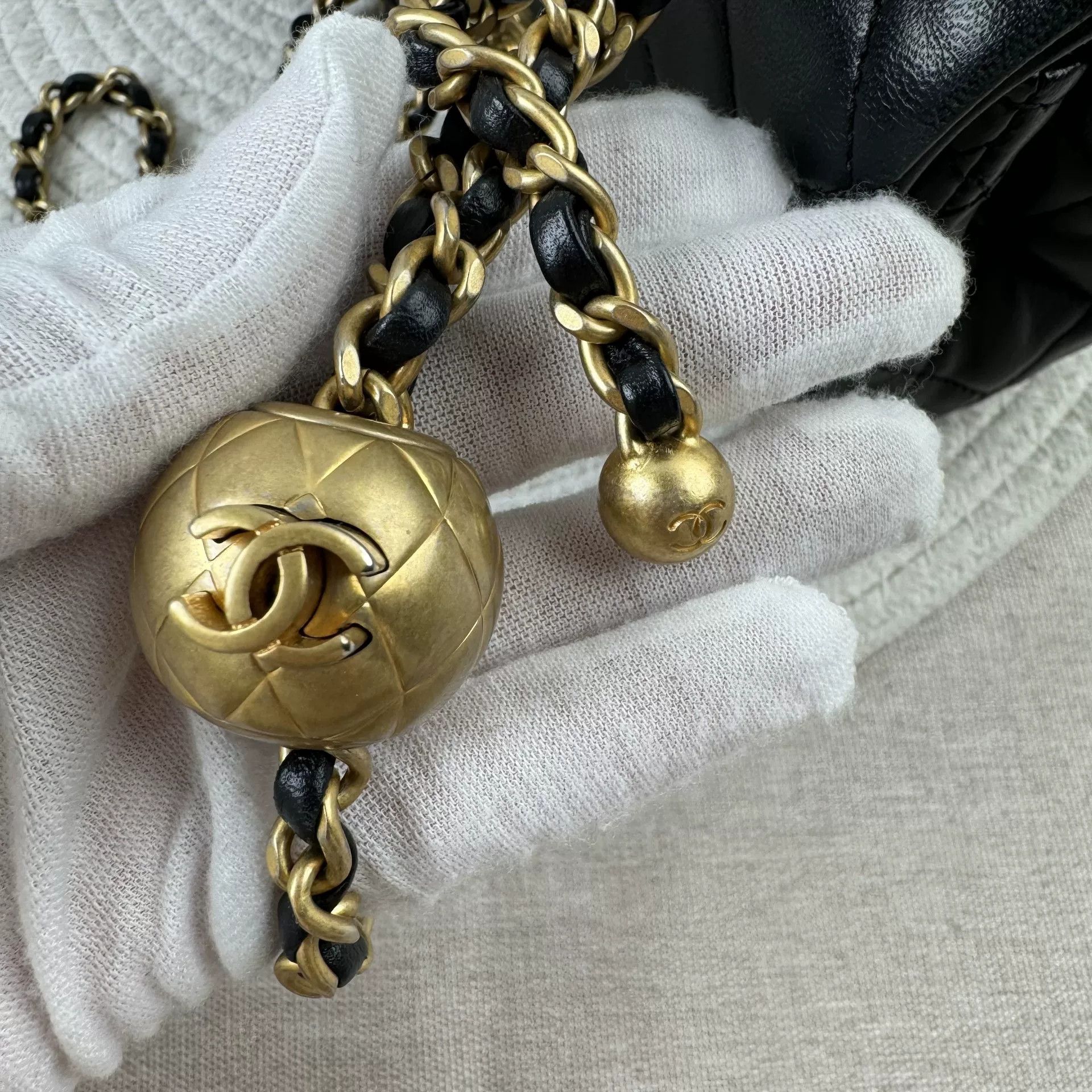 Chanel Pre-loved Bag Very good condition Size ONE SIZE - 8 Thumbnail