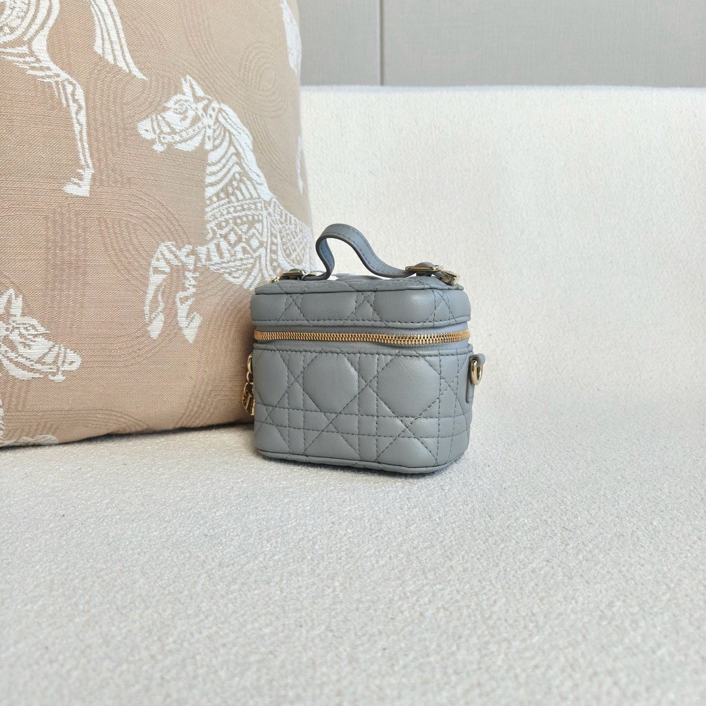 Dior Pre-loved Bag Very good condition Size ONE SIZE - 4 Thumbnail
