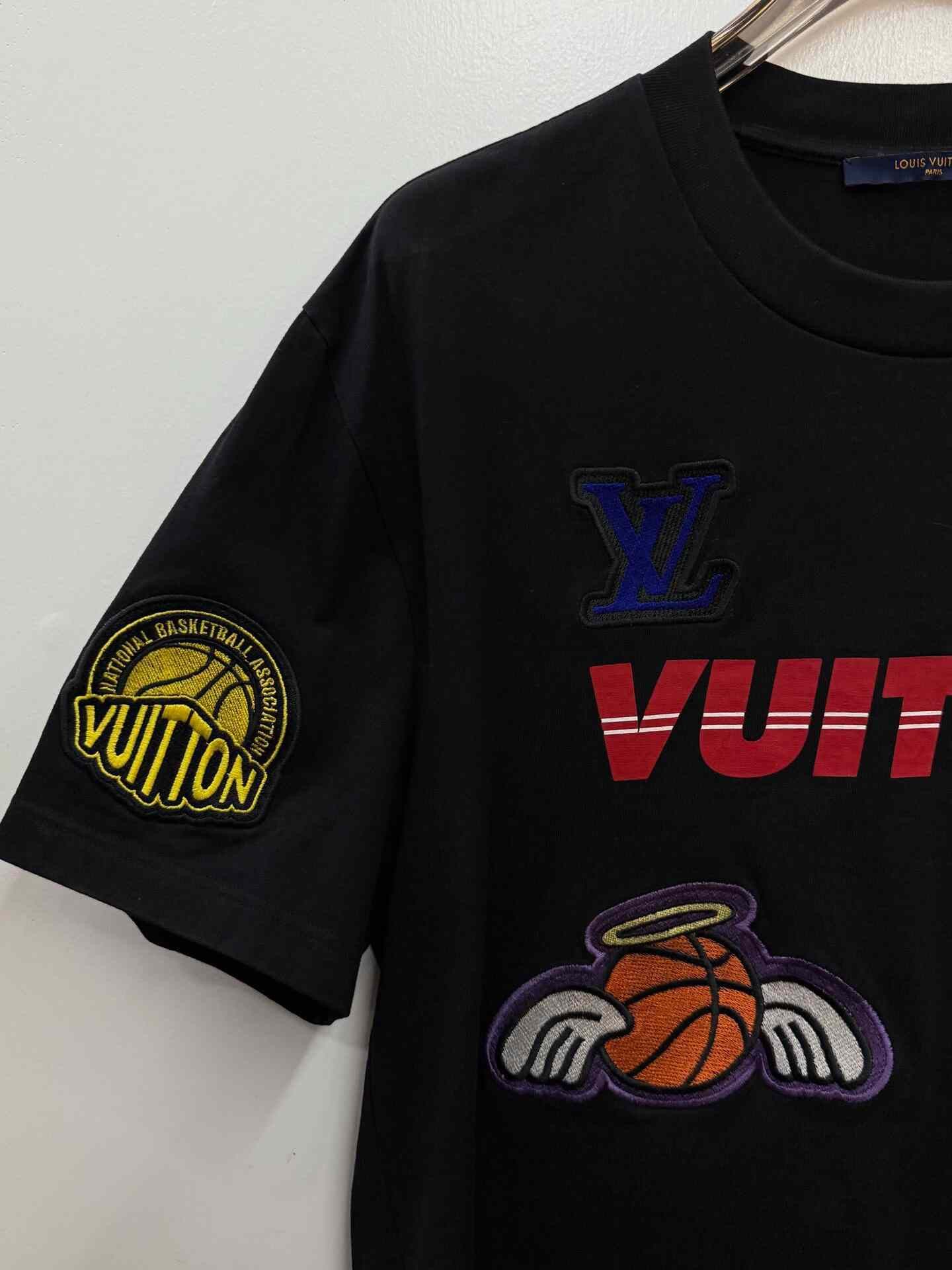 Louis Vuitton Louis Vuitton Collab Embroidered T-Shirt XL Men Size US XL / EU 56 / 4 - 5 Thumbnail