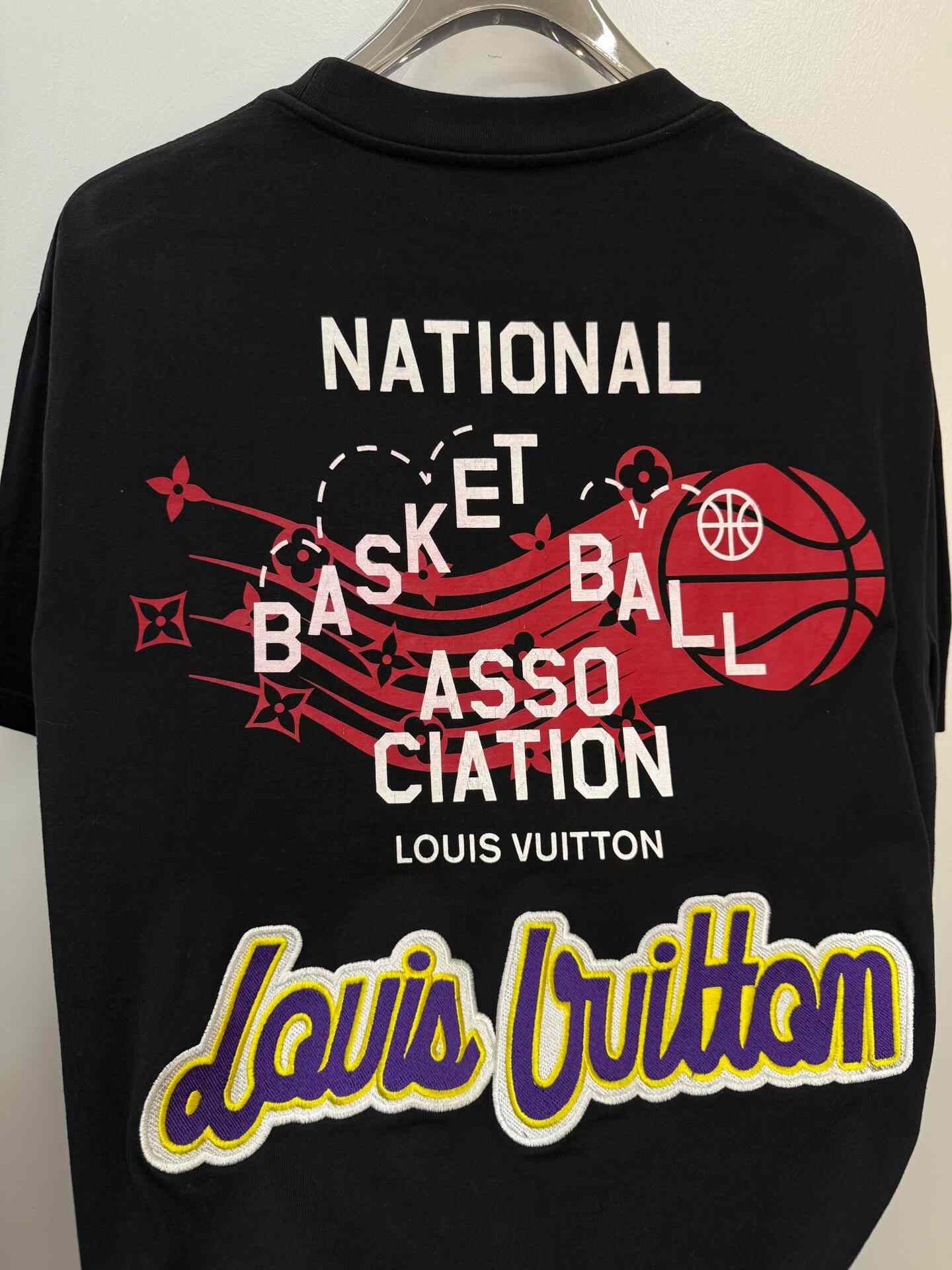 Louis Vuitton Louis Vuitton Collab Embroidered T-Shirt XL Men Size US XL / EU 56 / 4 - 6 Thumbnail