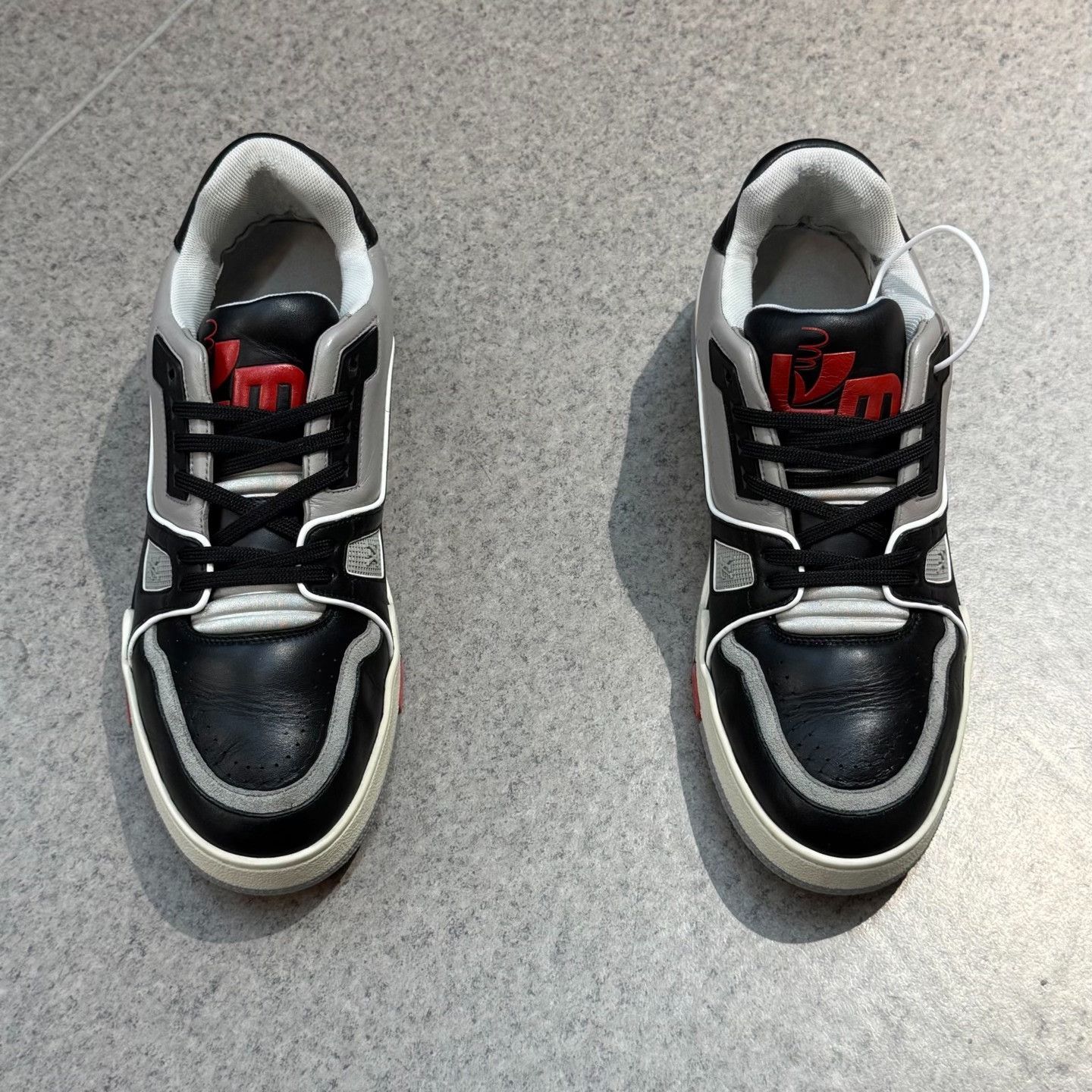 Louis Vuitton Louis Vuitton Training Black Lowtop Sneakers 8.5 Men Size US 8.5 / EU 41-42 - 5 Thumbnail