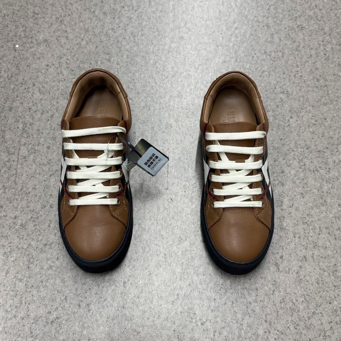Burberry Burberry Plaid Brown Lowtop Sneakers us_5 Women Size US 5 / IT 35 - 4 Thumbnail