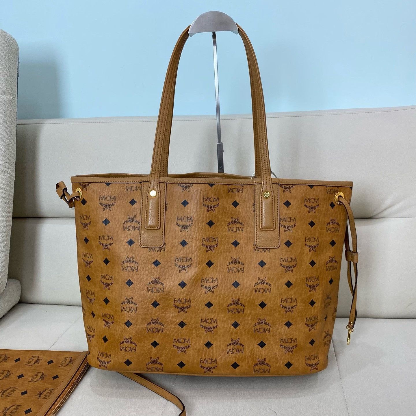 MCM Pre-loved Bag Very good condition Size ONE SIZE - 6 Thumbnail