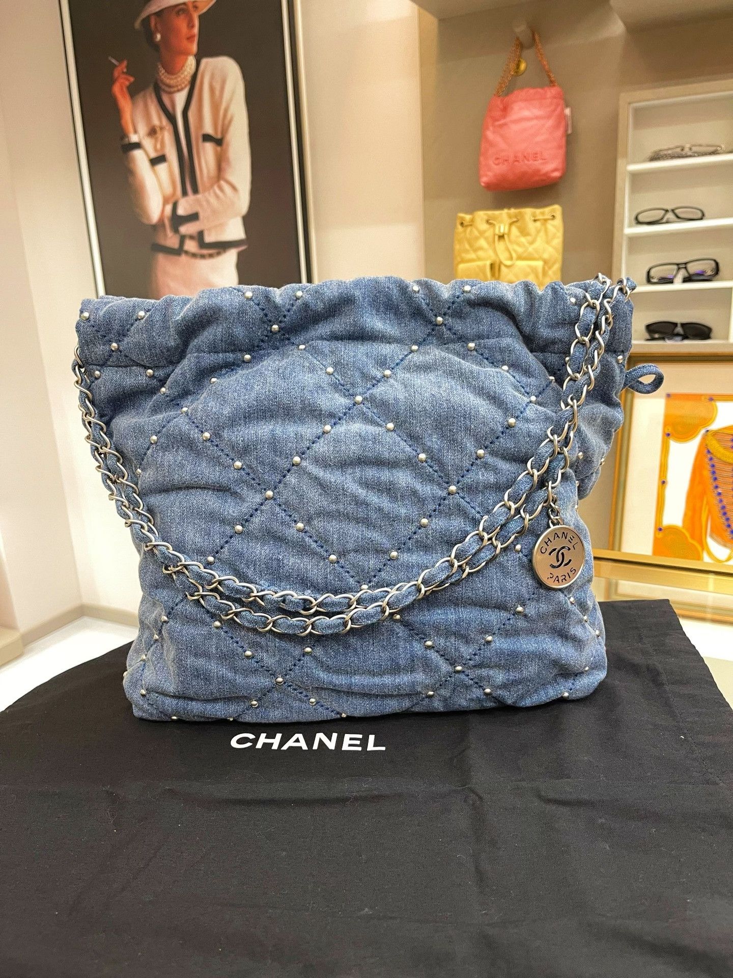 Chanel Pre-loved Bag Very good condition Size ONE SIZE - 2 Thumbnail