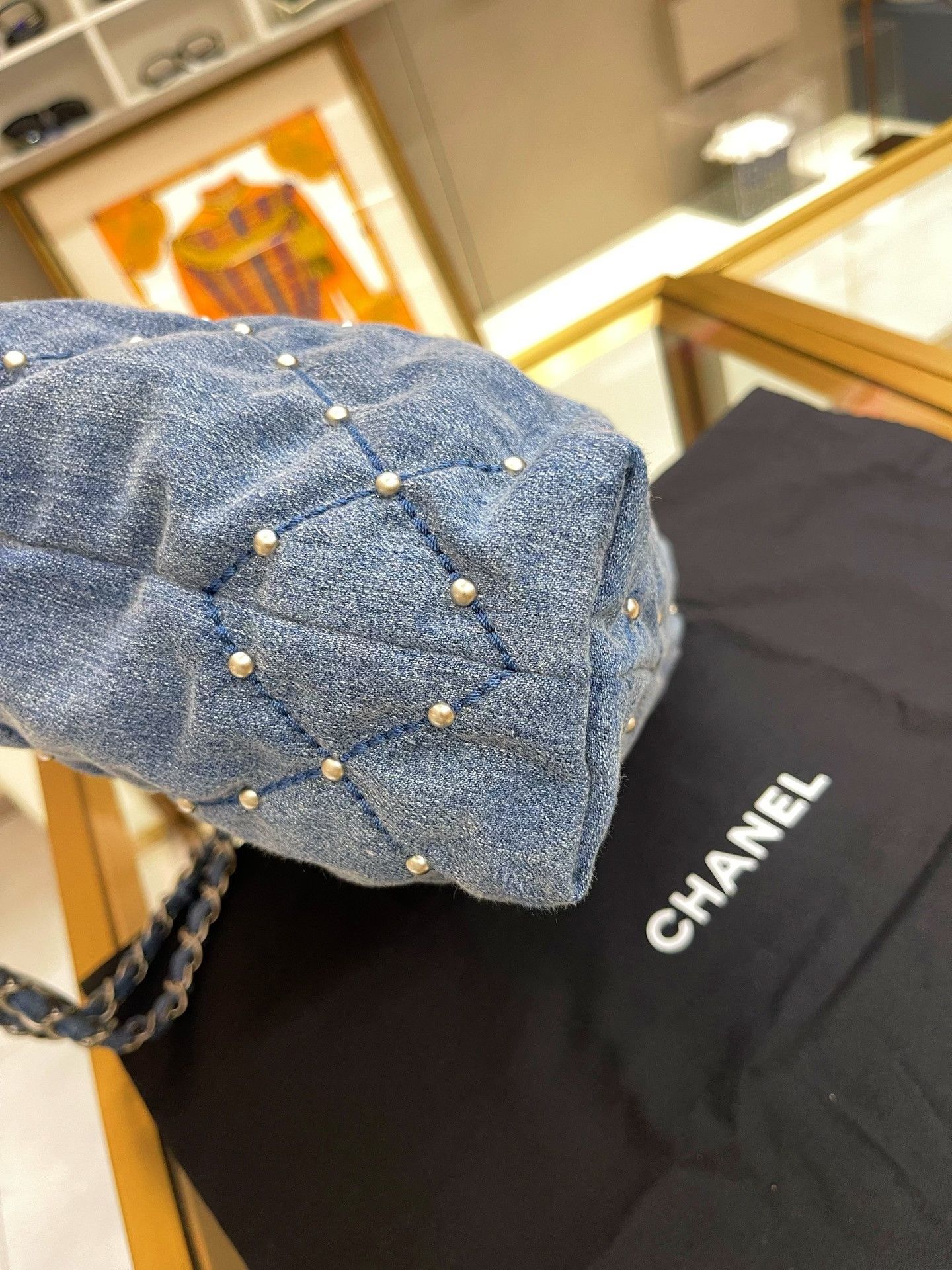Chanel Pre-loved Bag Very good condition Size ONE SIZE - 4 Thumbnail