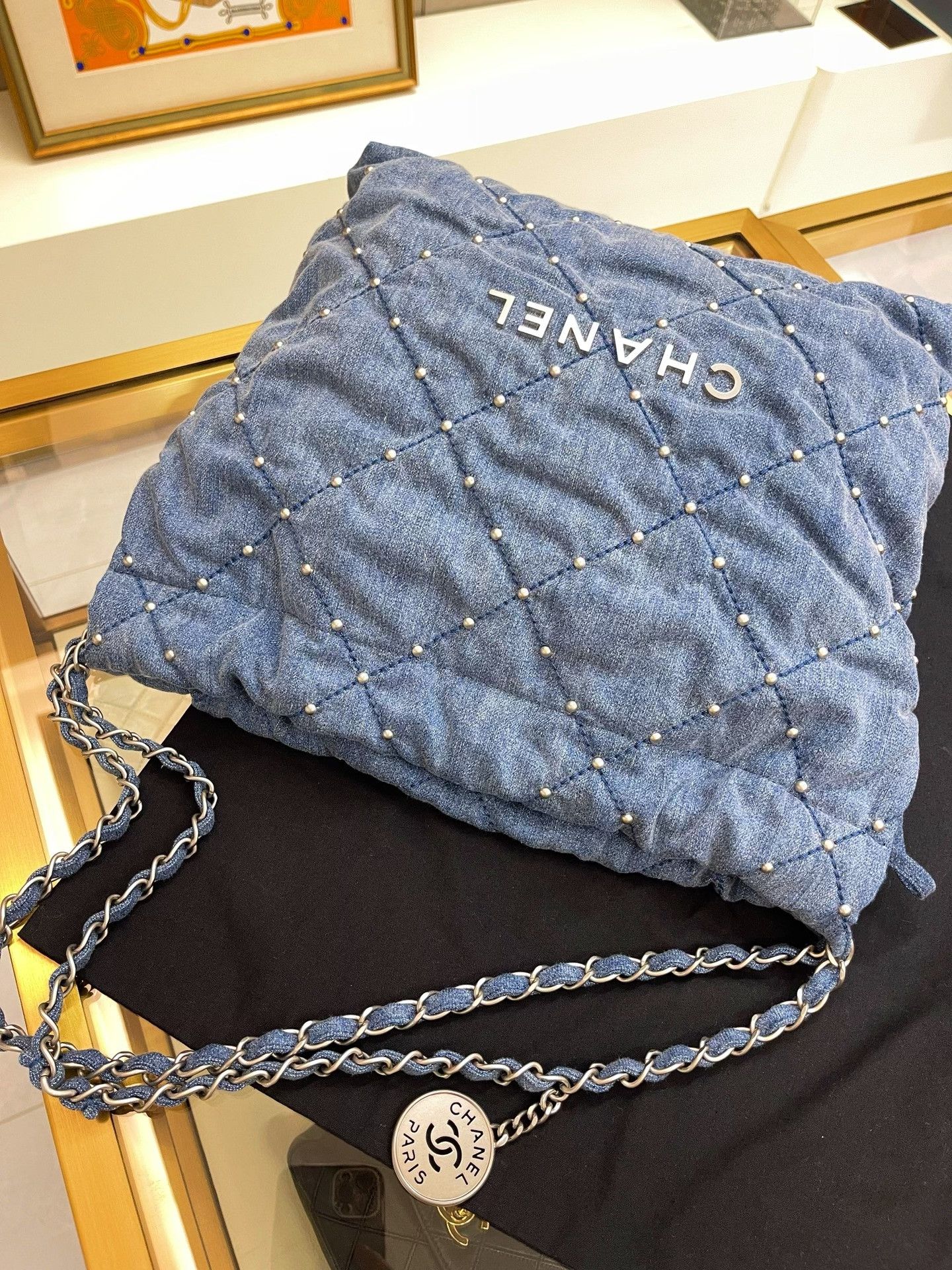 Chanel Pre-loved Bag Very good condition Size ONE SIZE - 5 Thumbnail