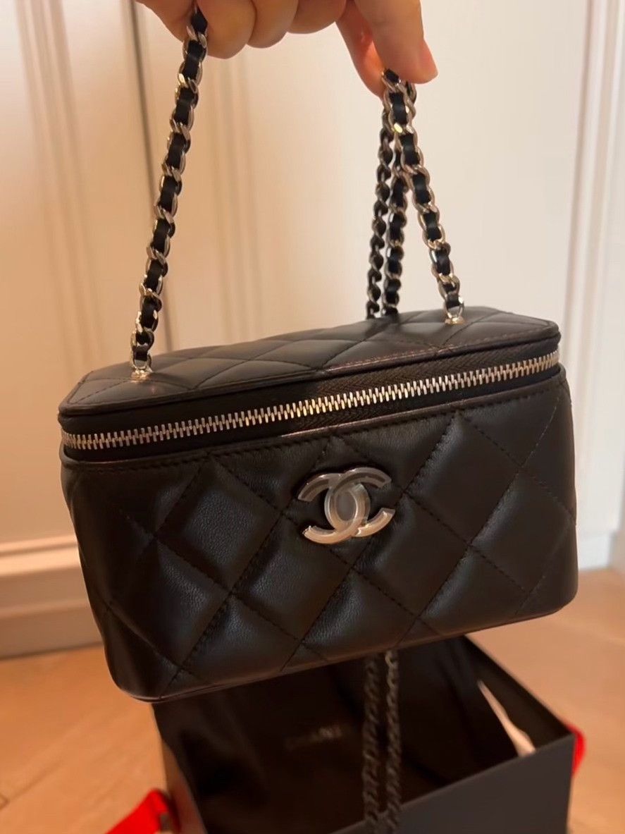 Chanel Pre-loved Bag Very good condition Size ONE SIZE - 2 Thumbnail